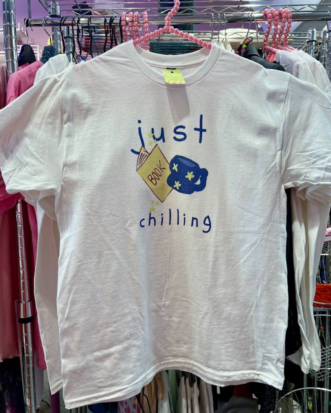 Just chilling t-shirt | The Damn Aesthetic