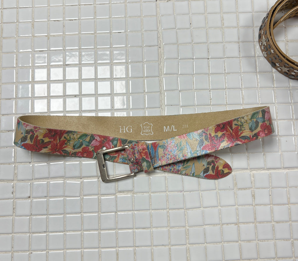 Flowers leather belt