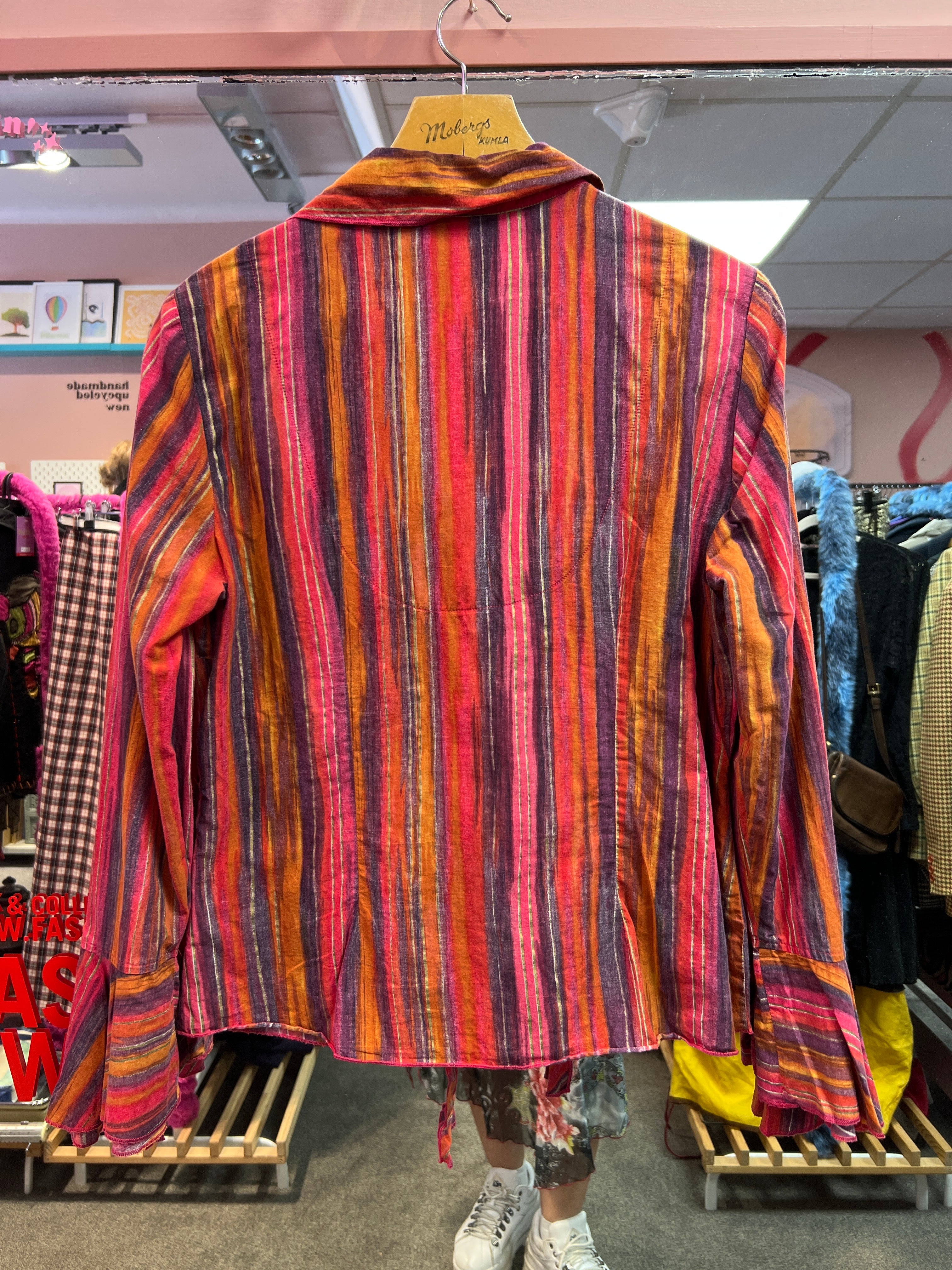 Colorful stripped 70s vibes top