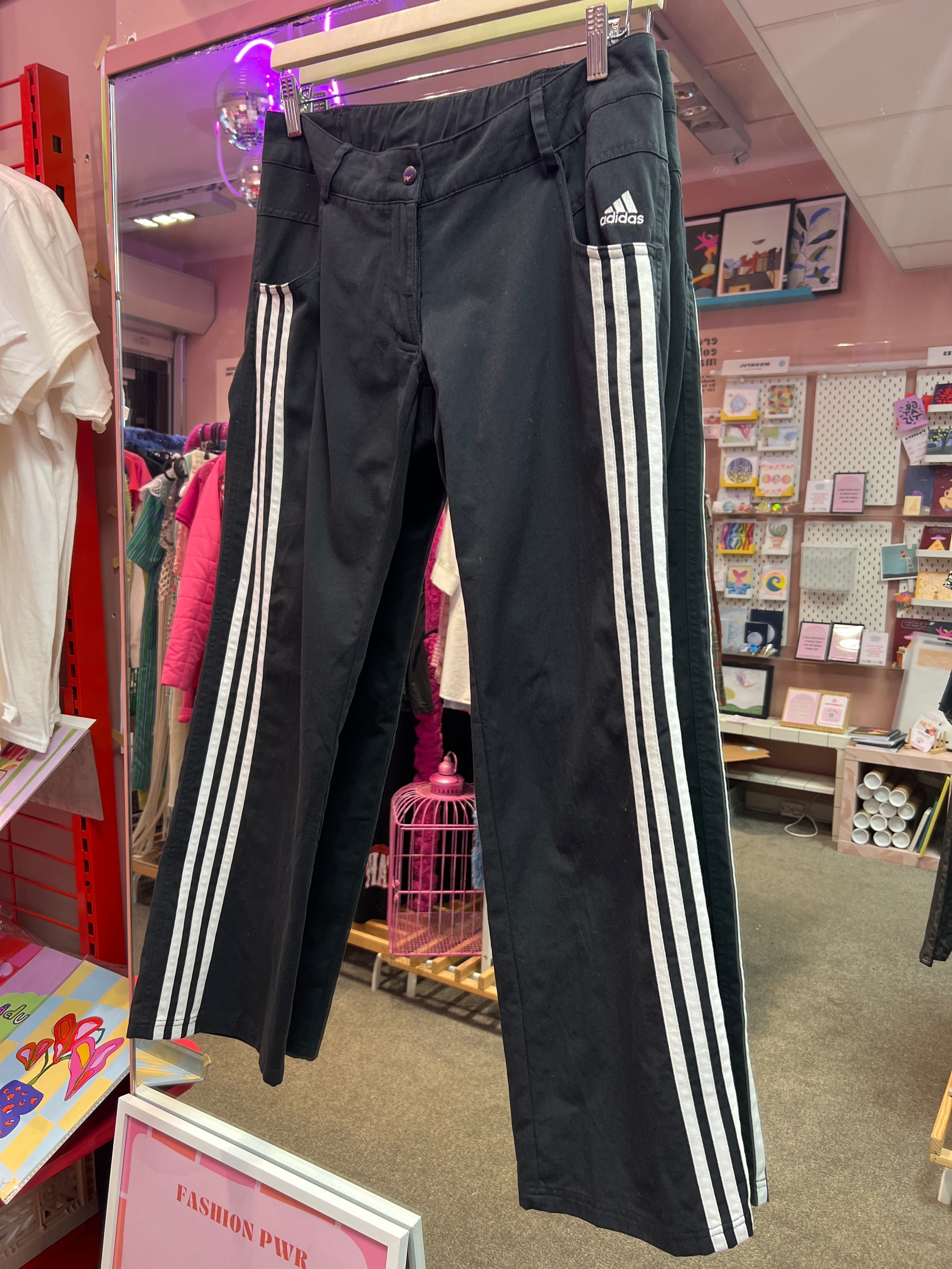 Adidasbyxor