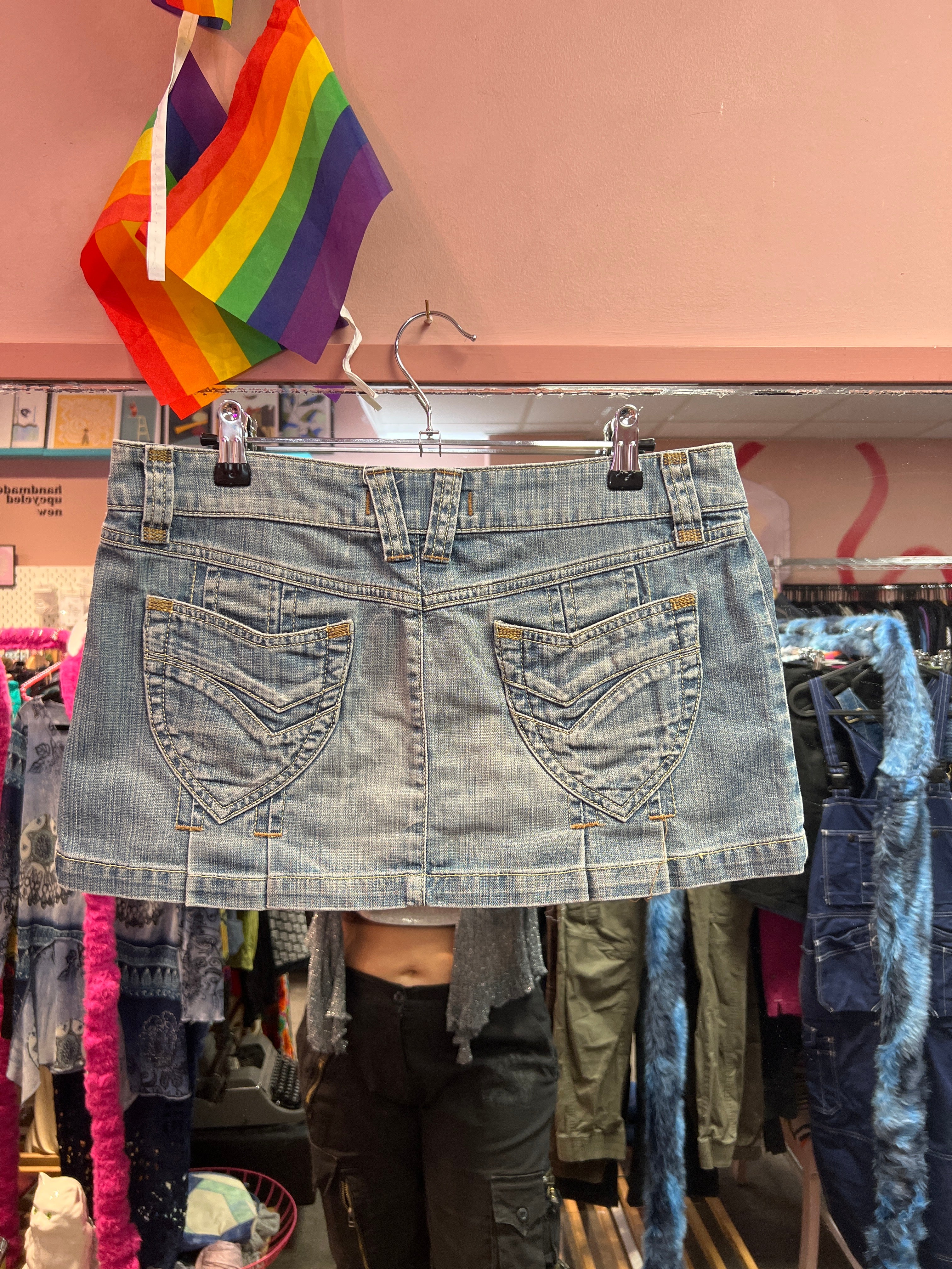 Y2k vibes skirt