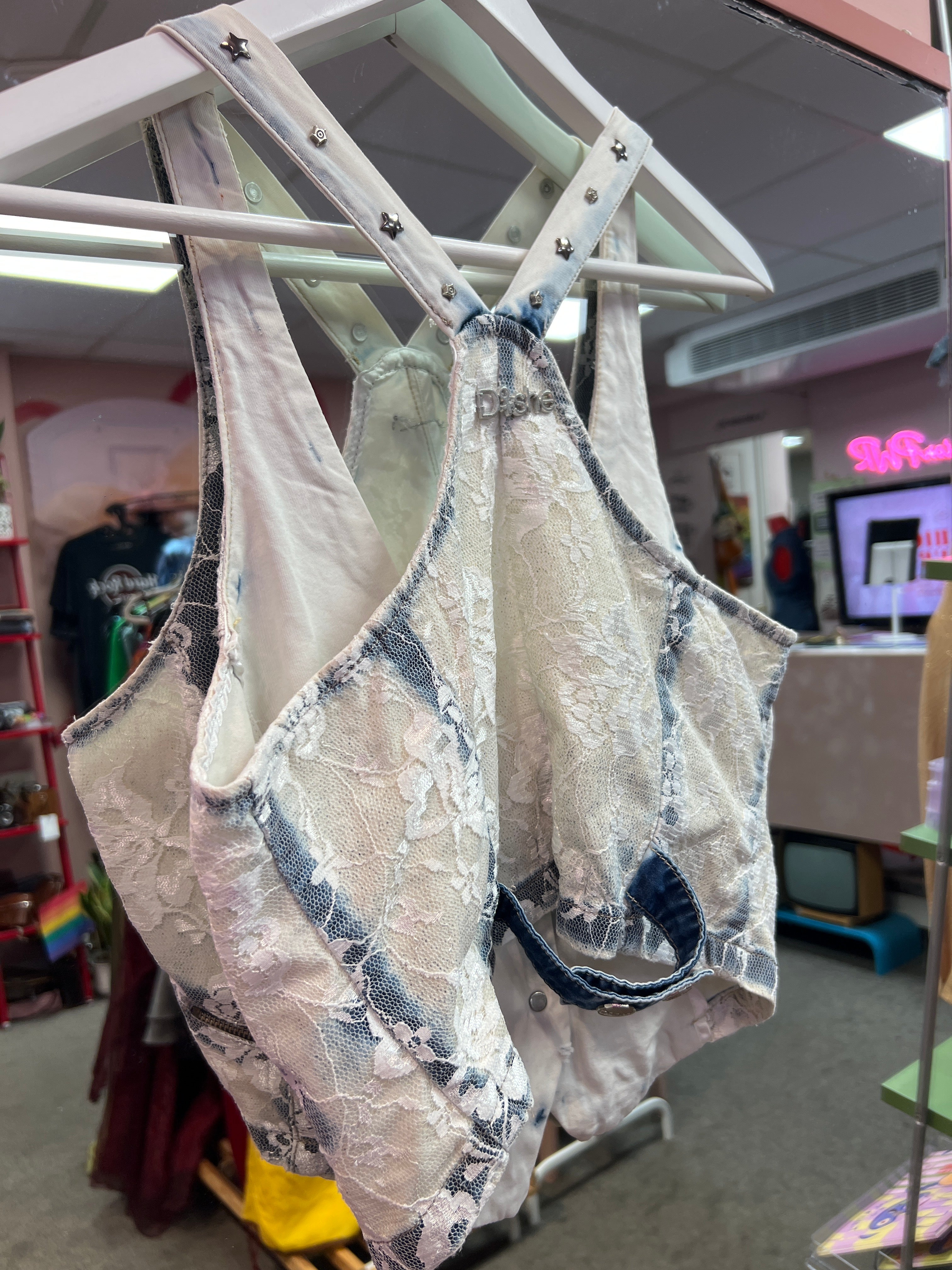 Y2K vest with lace and details