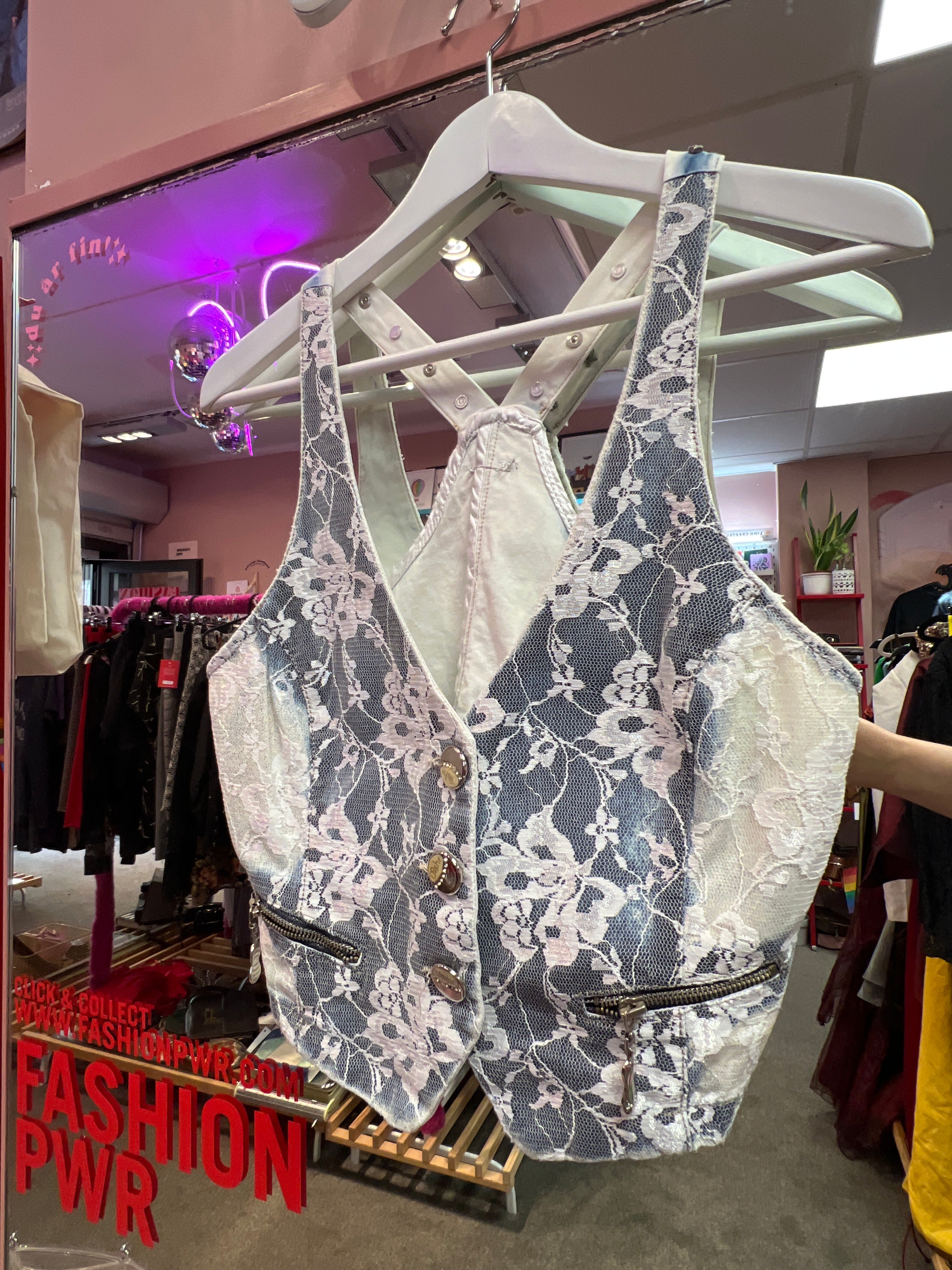 Y2K vest with lace and details