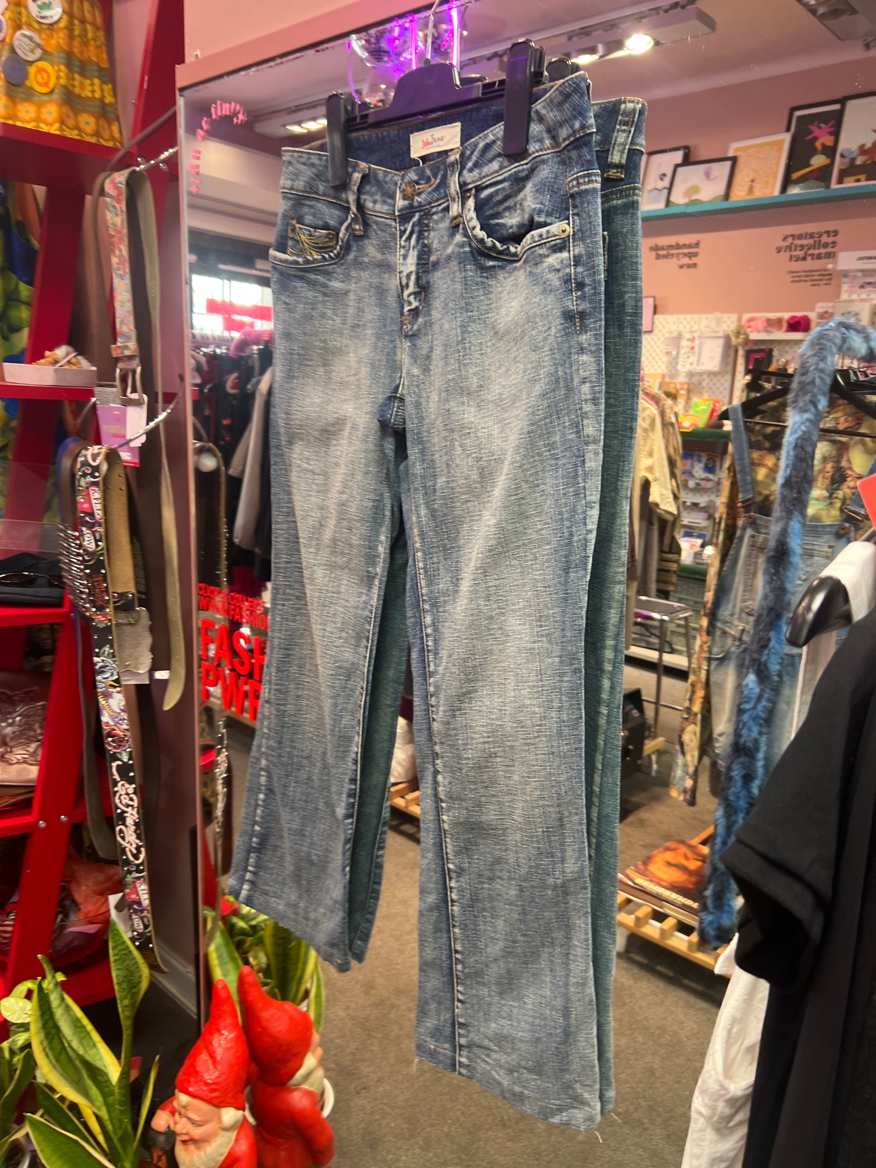 Jeans details on the back pocket