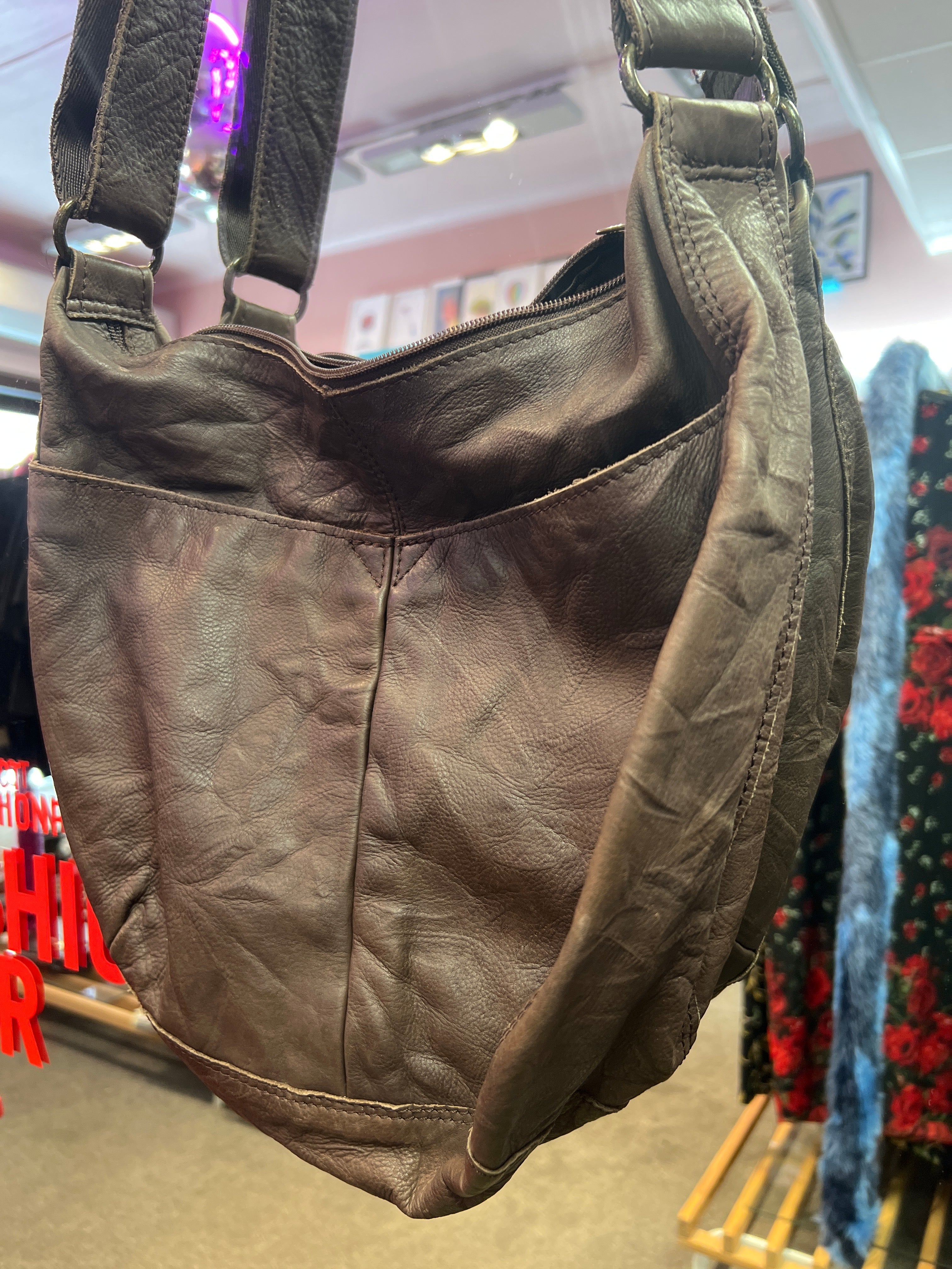 Crossbody brown bag with 2 front pockets