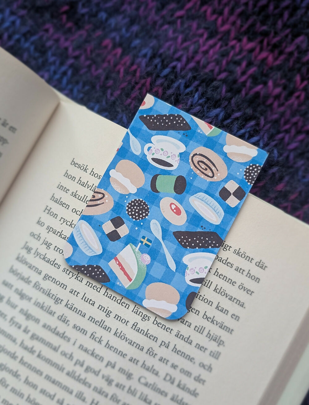 Magnetic bookmarks