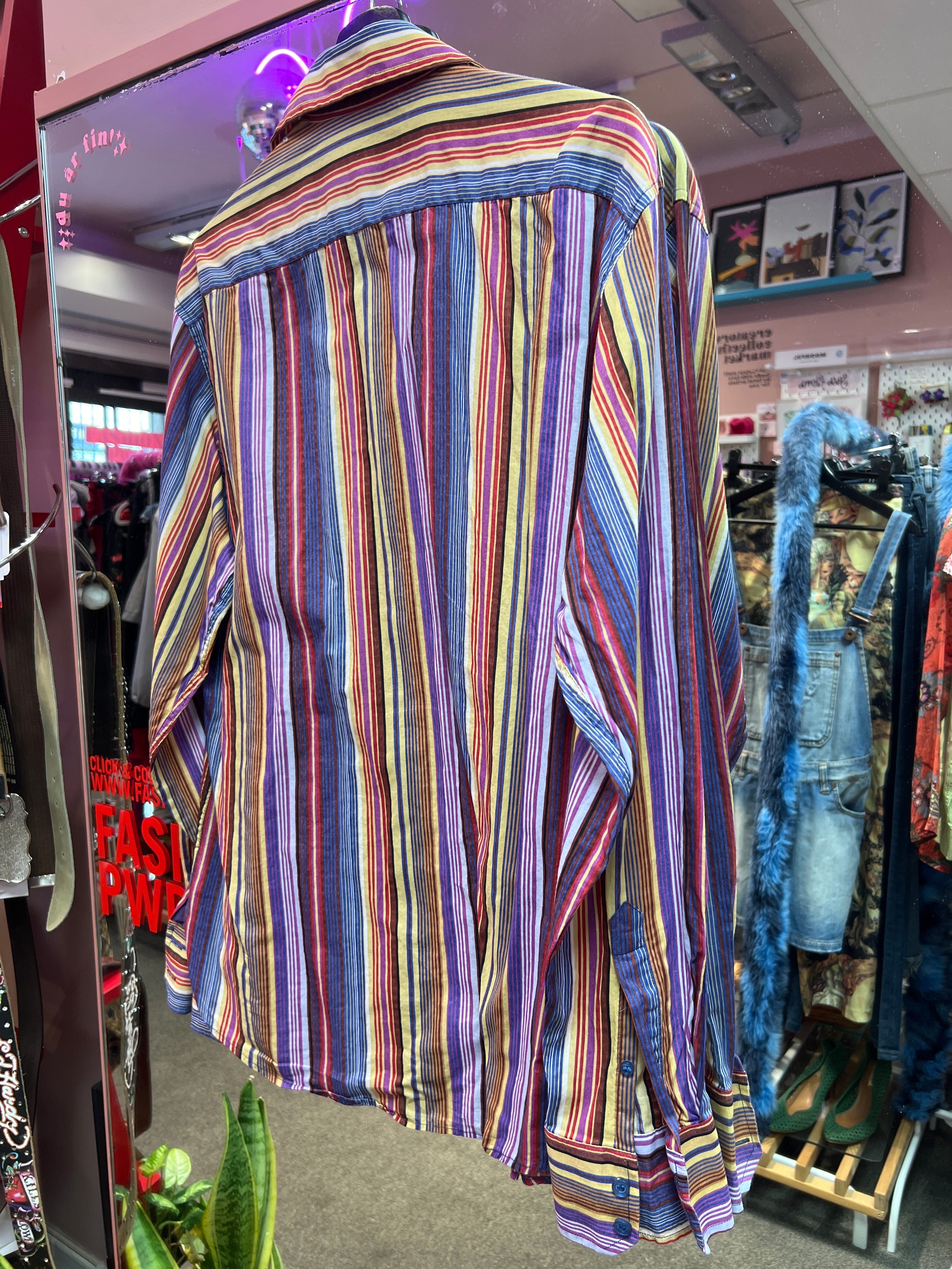 Purple colorful HM shirt