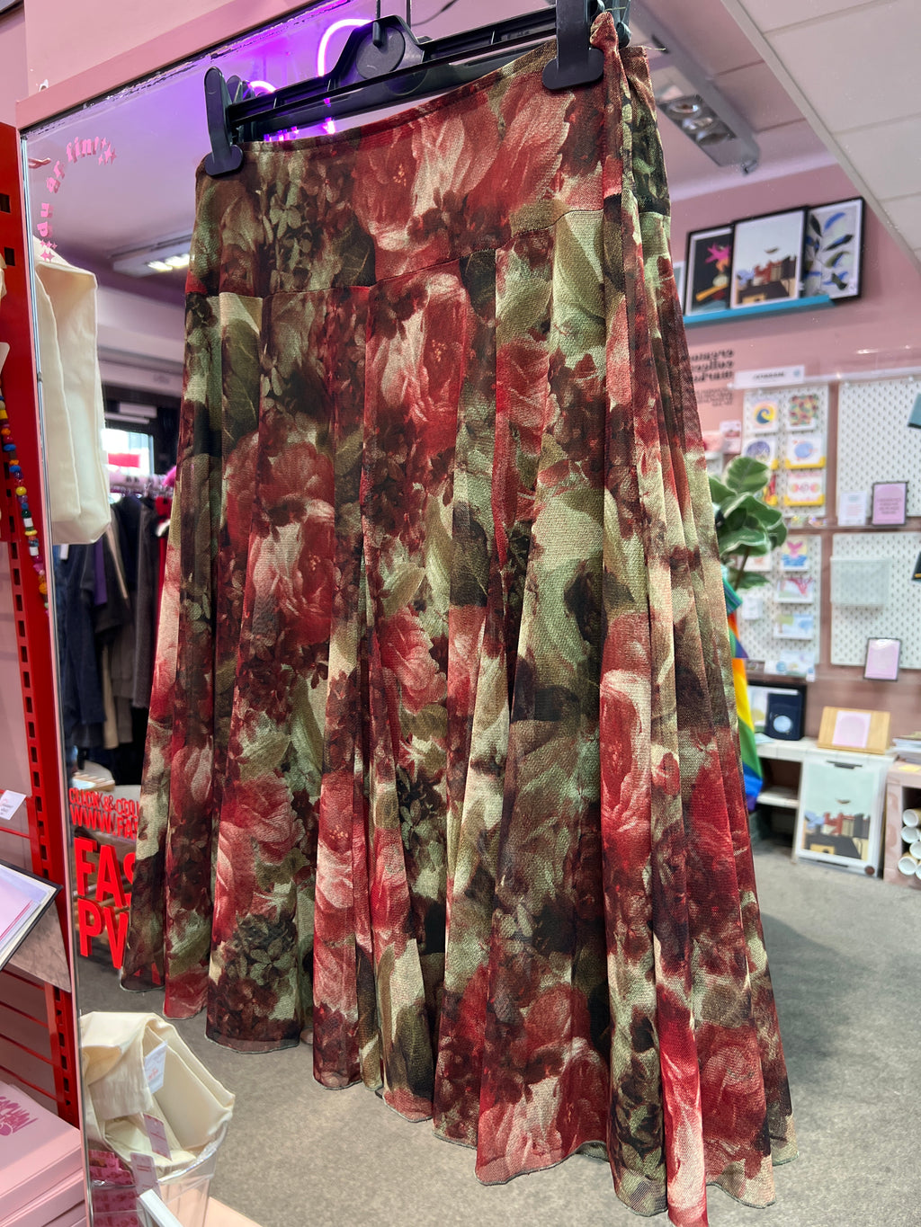 Red flowers mesh skirt