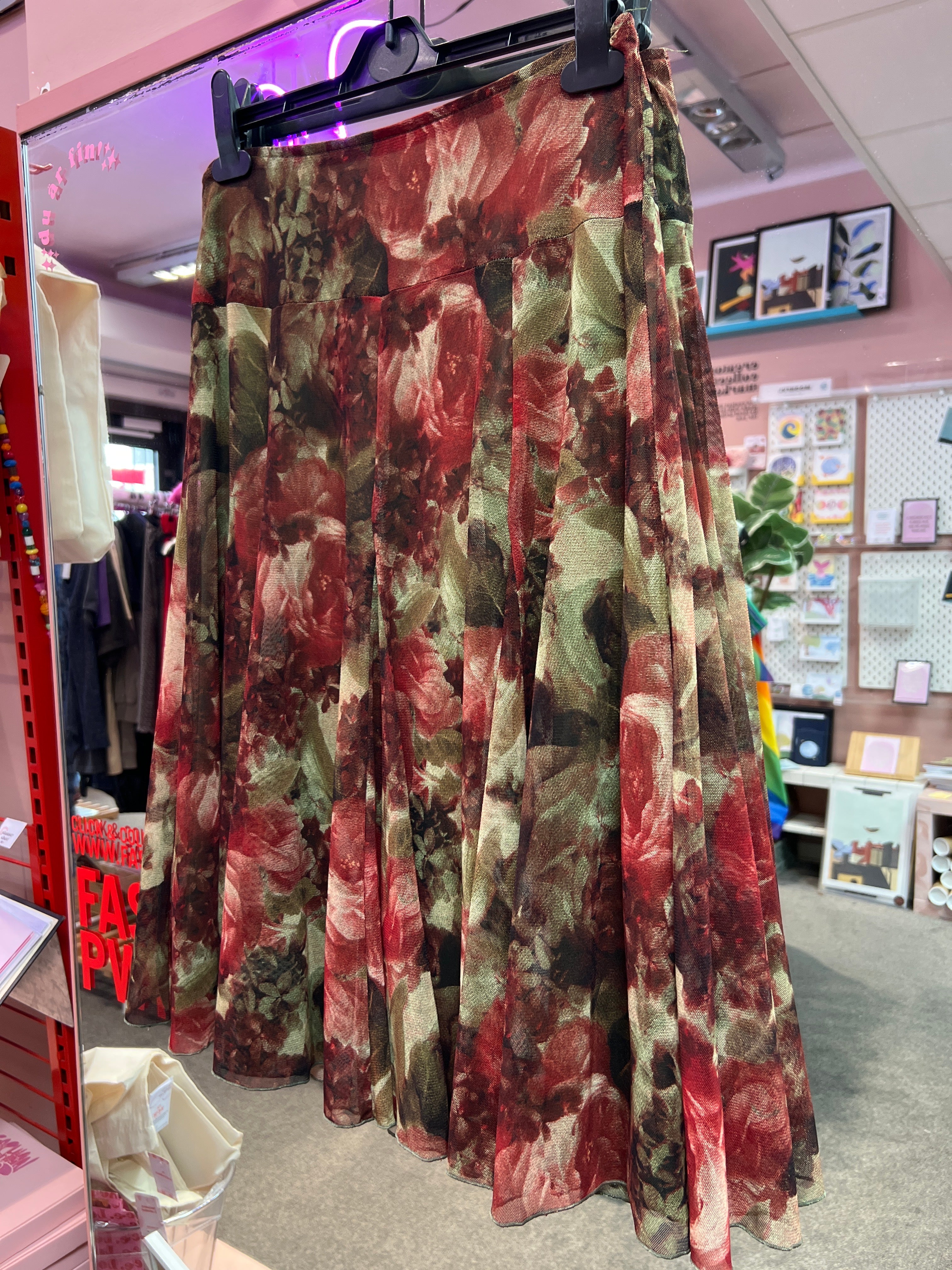 Red flowers mesh skirt
