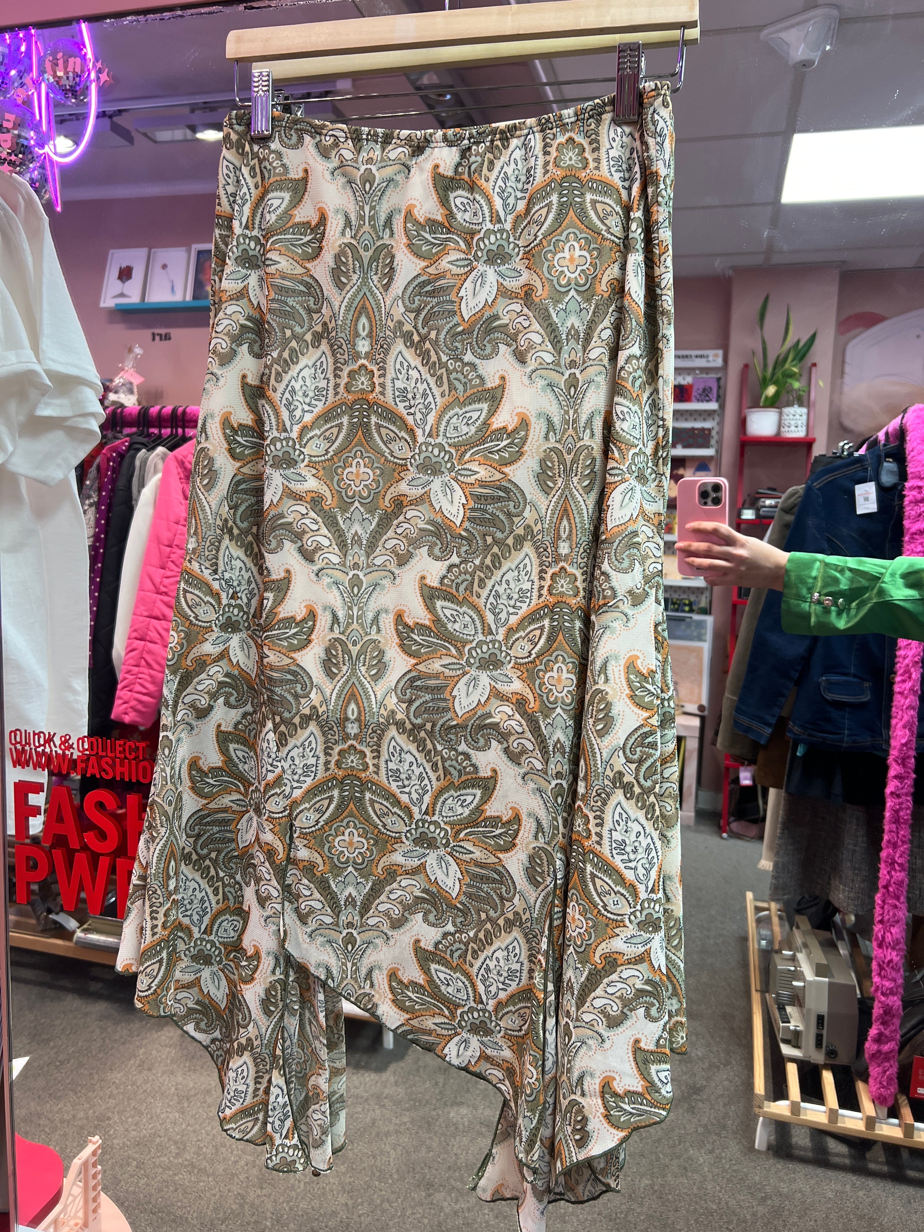 Asymmetrical skirt AdeT