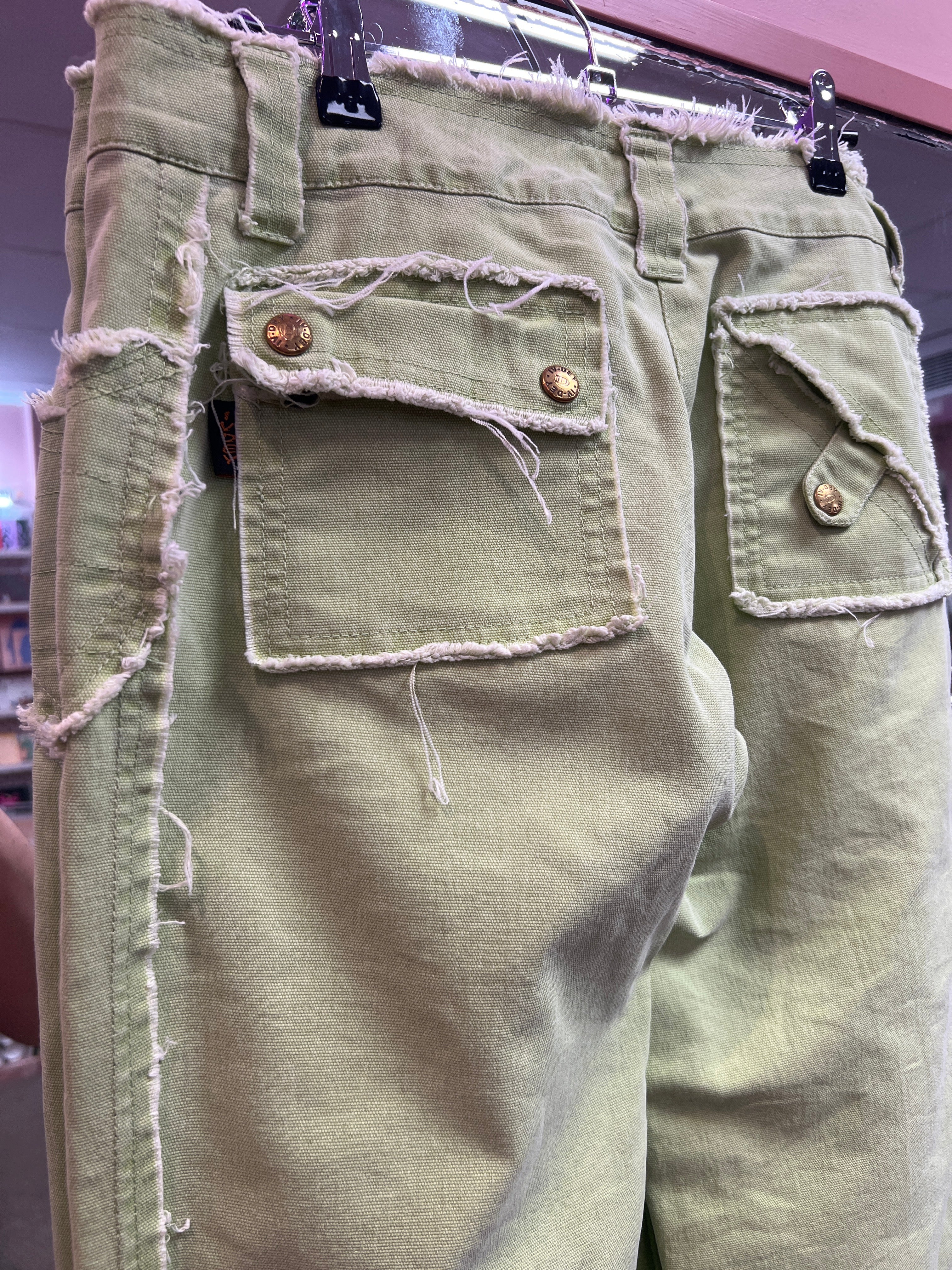 Y2K vibes mint distressed pants