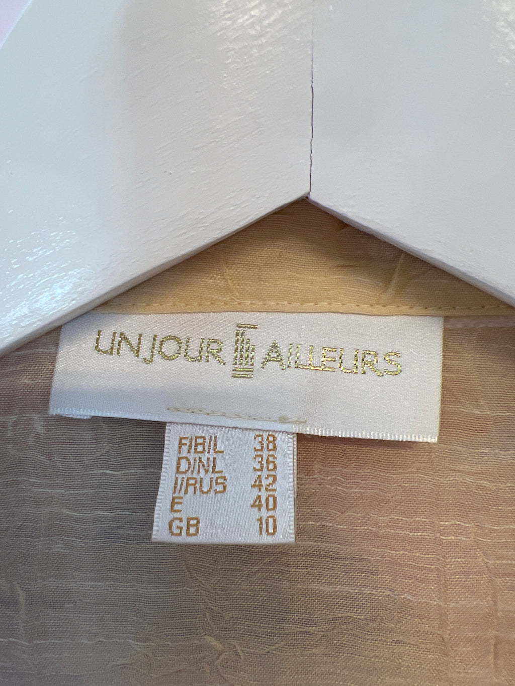 Modern barroco blouse