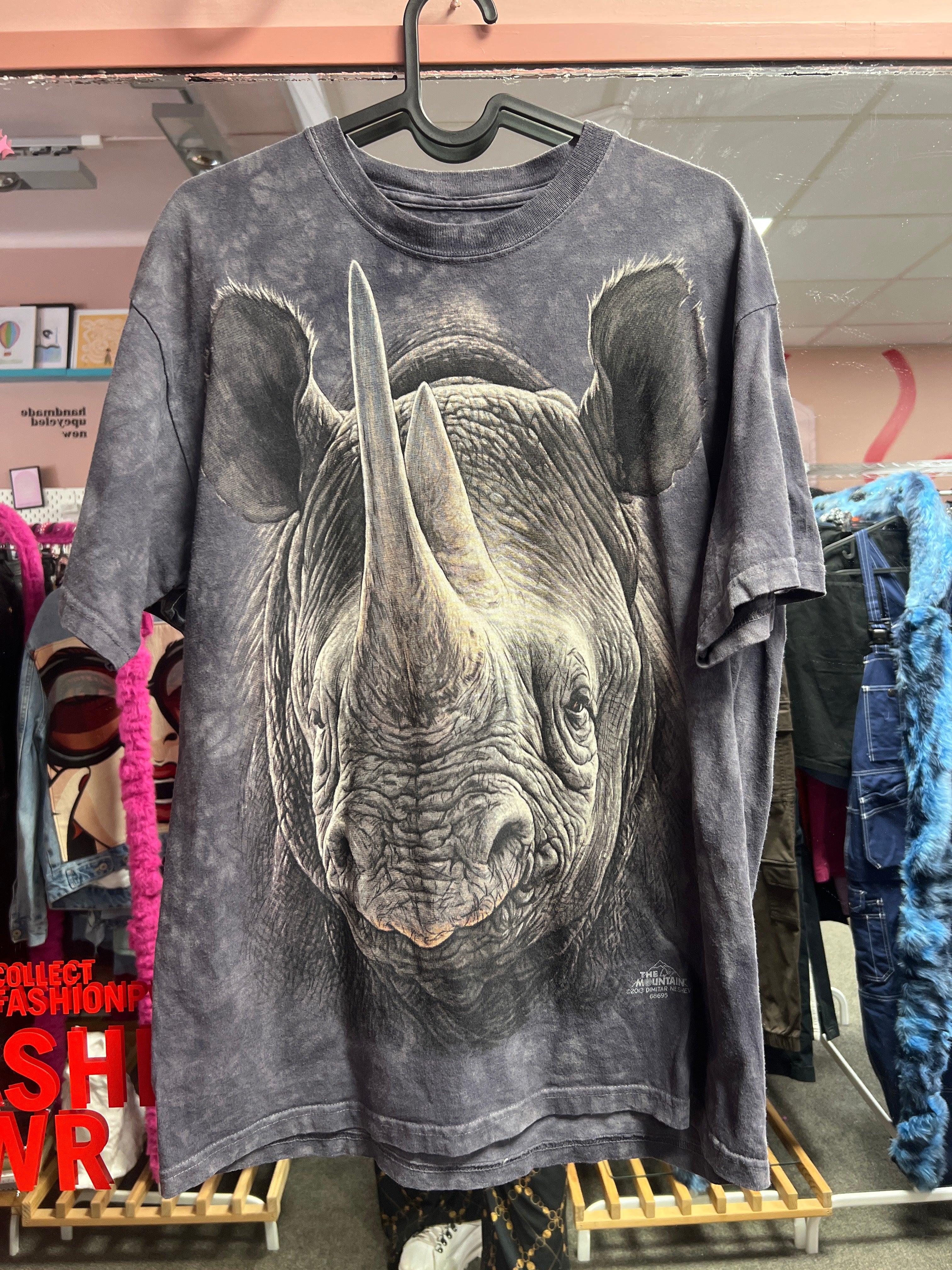 Rhino T-shirt The Mountain