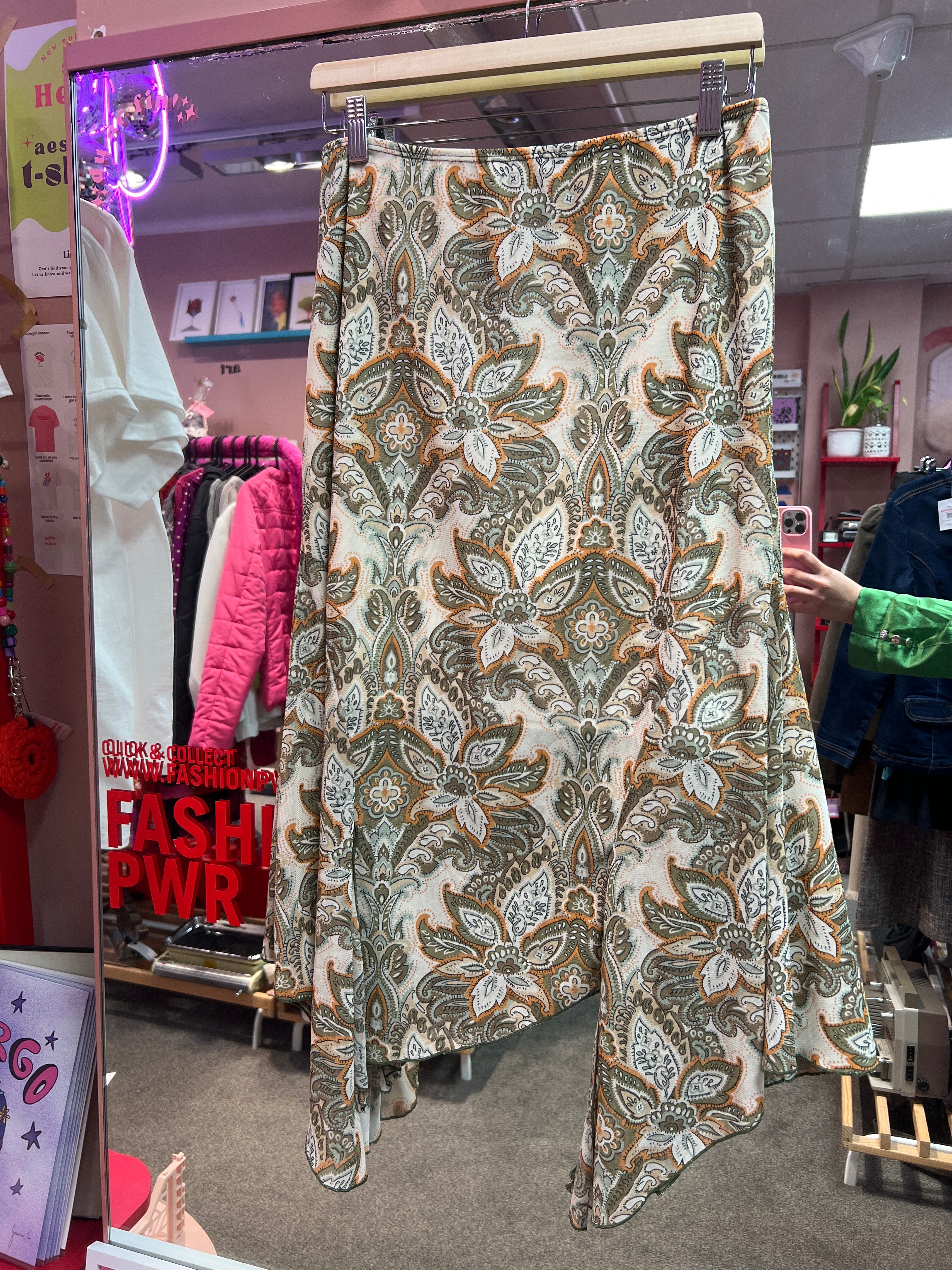 Asymmetrical skirt AdeT