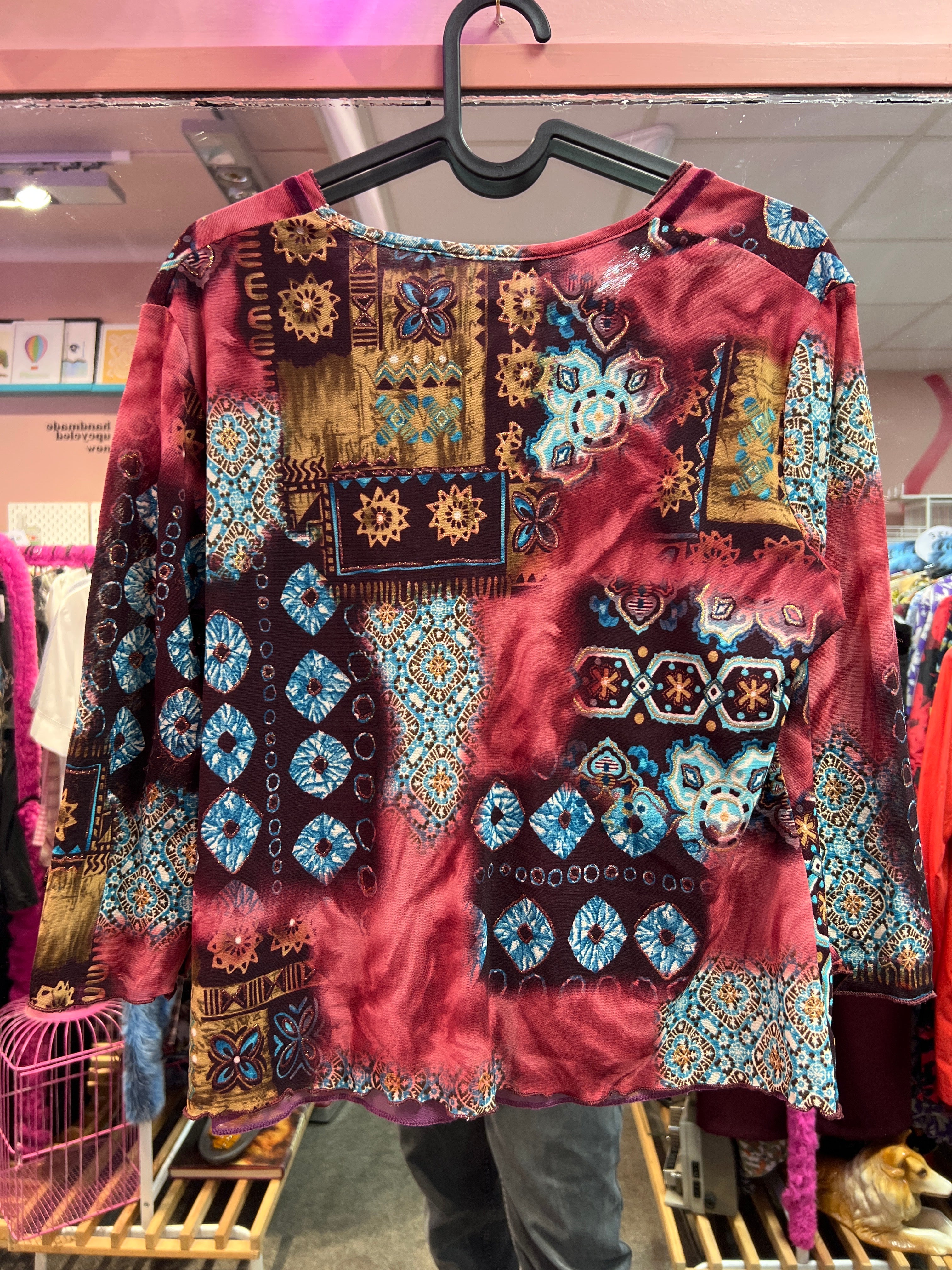 Y2K vibes patterned wine top