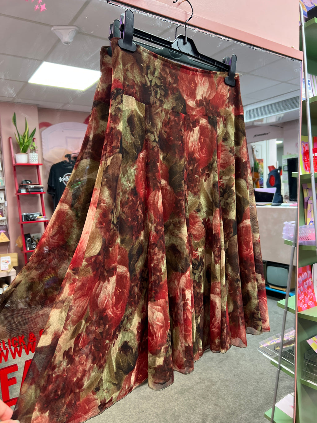 Red flowers mesh skirt