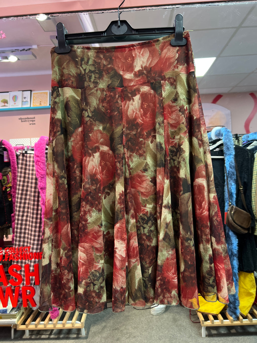 Red flowers mesh skirt