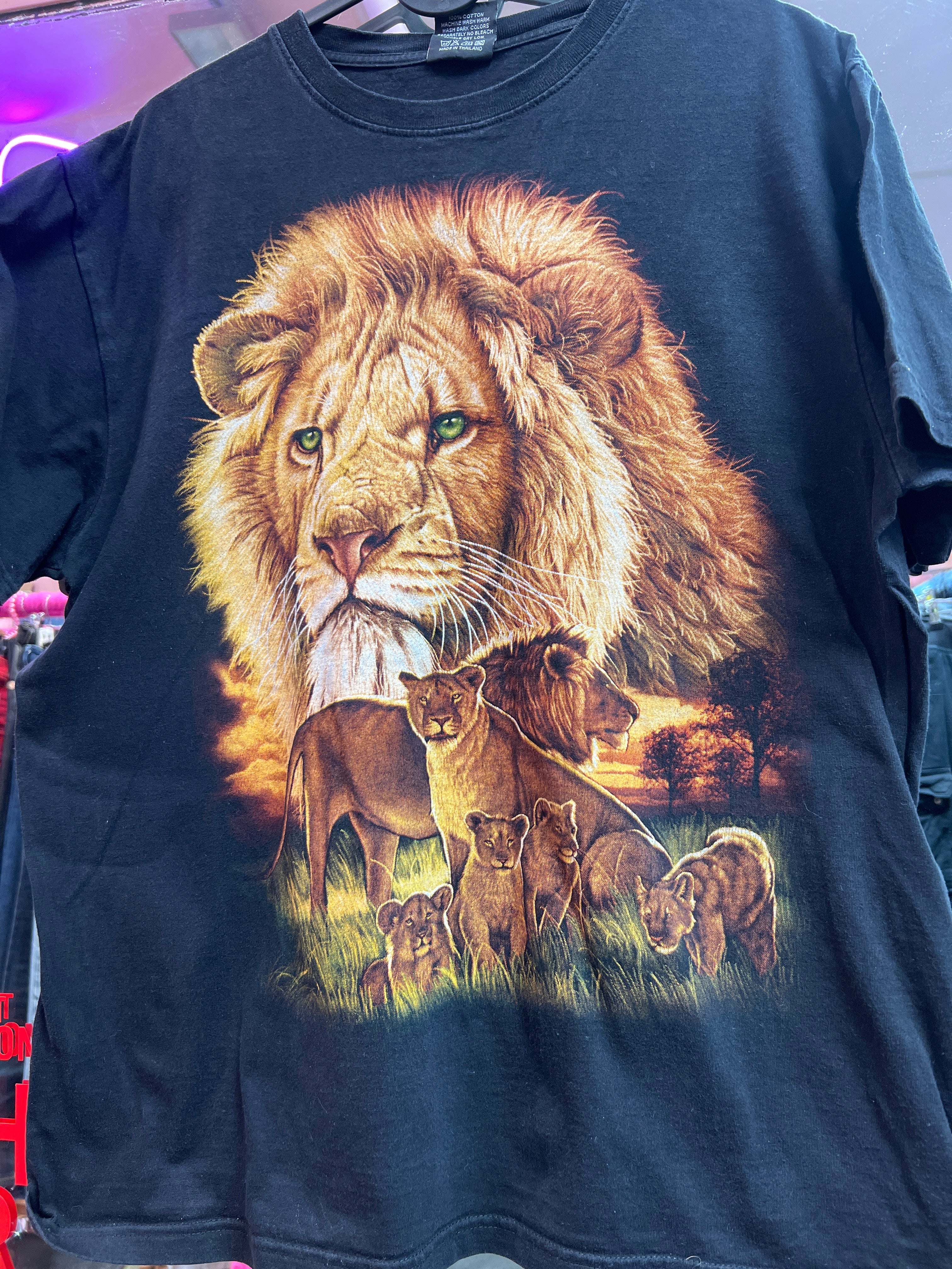 Lion t-shirt