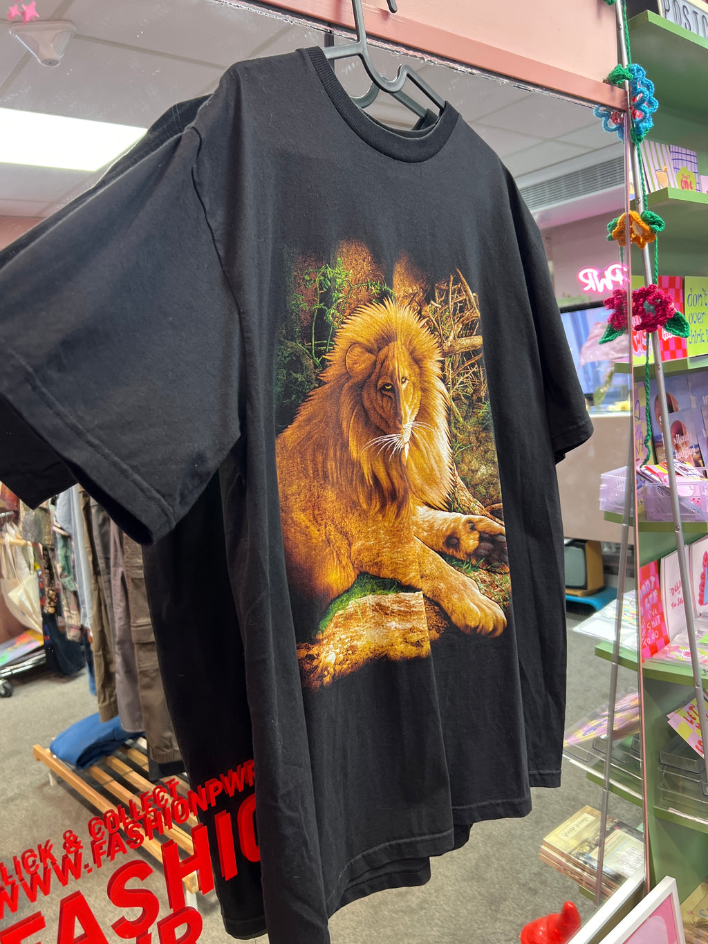 Lion posing T-shirt