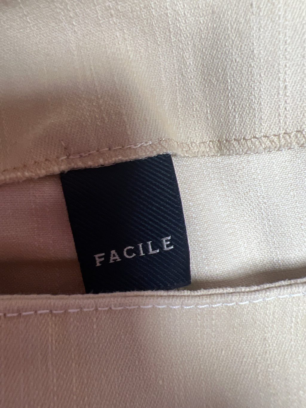 Facile beige skirt