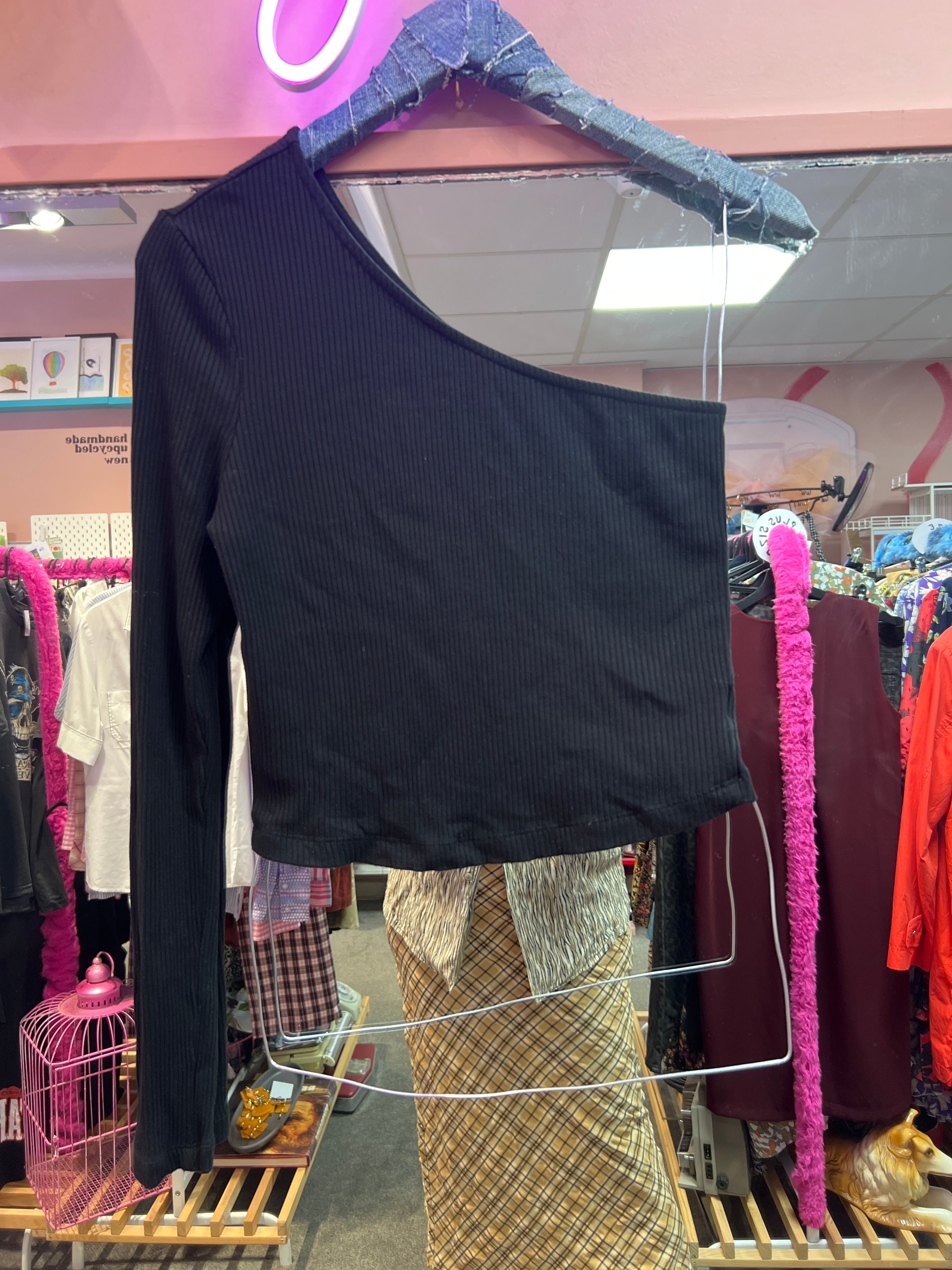 Svart croptop från NAKD