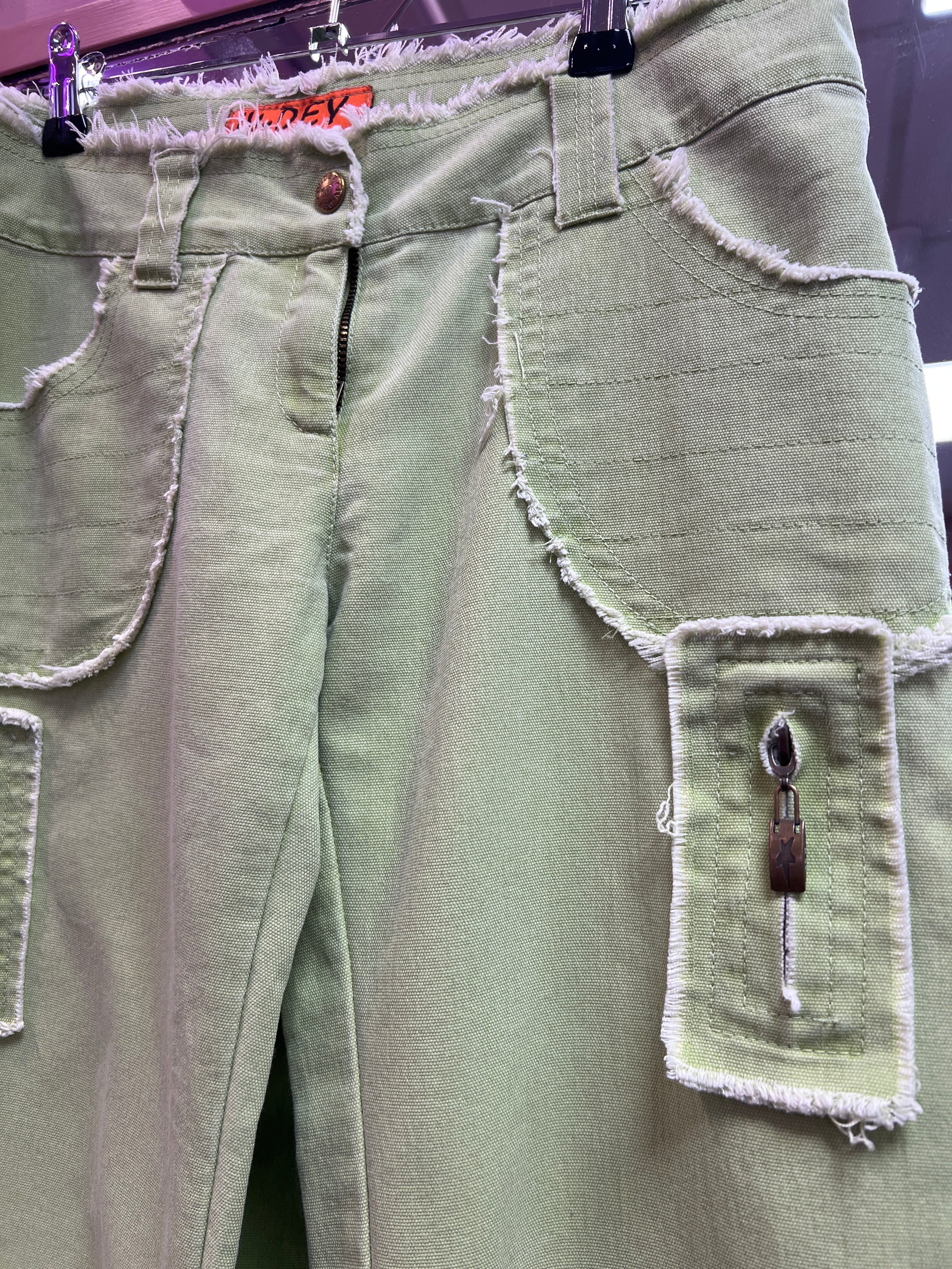 Y2K vibes mint distressed pants