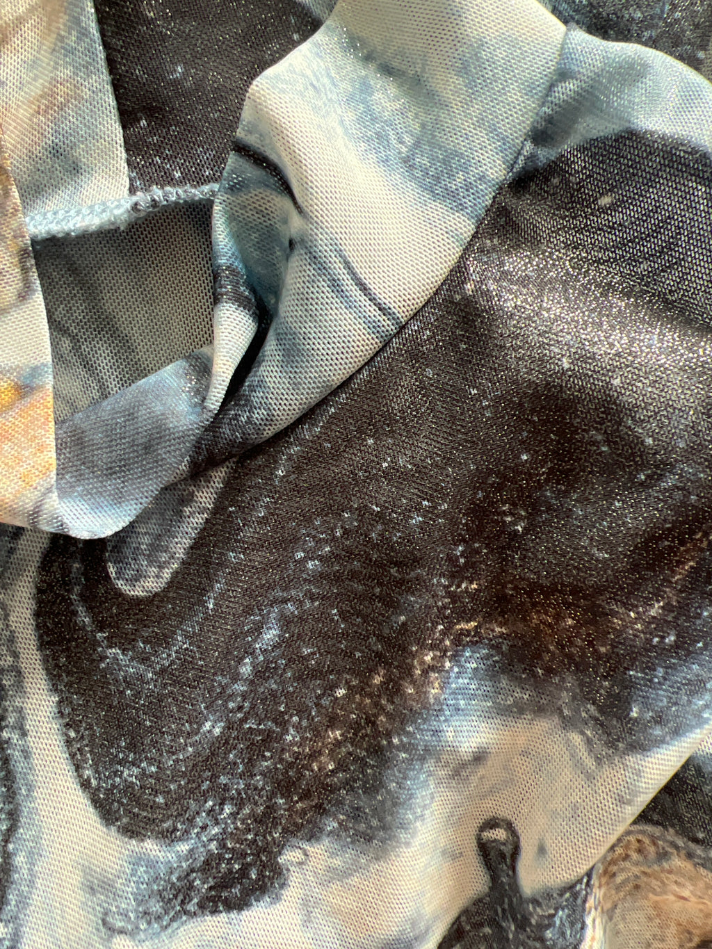 Marble mesh top