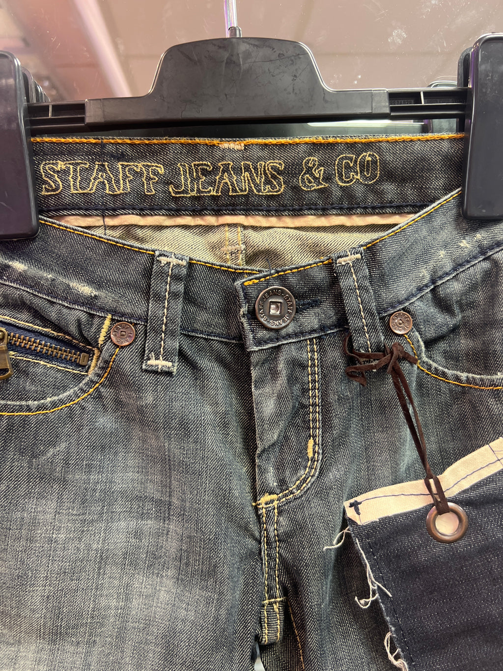 STAFF jeans & Co