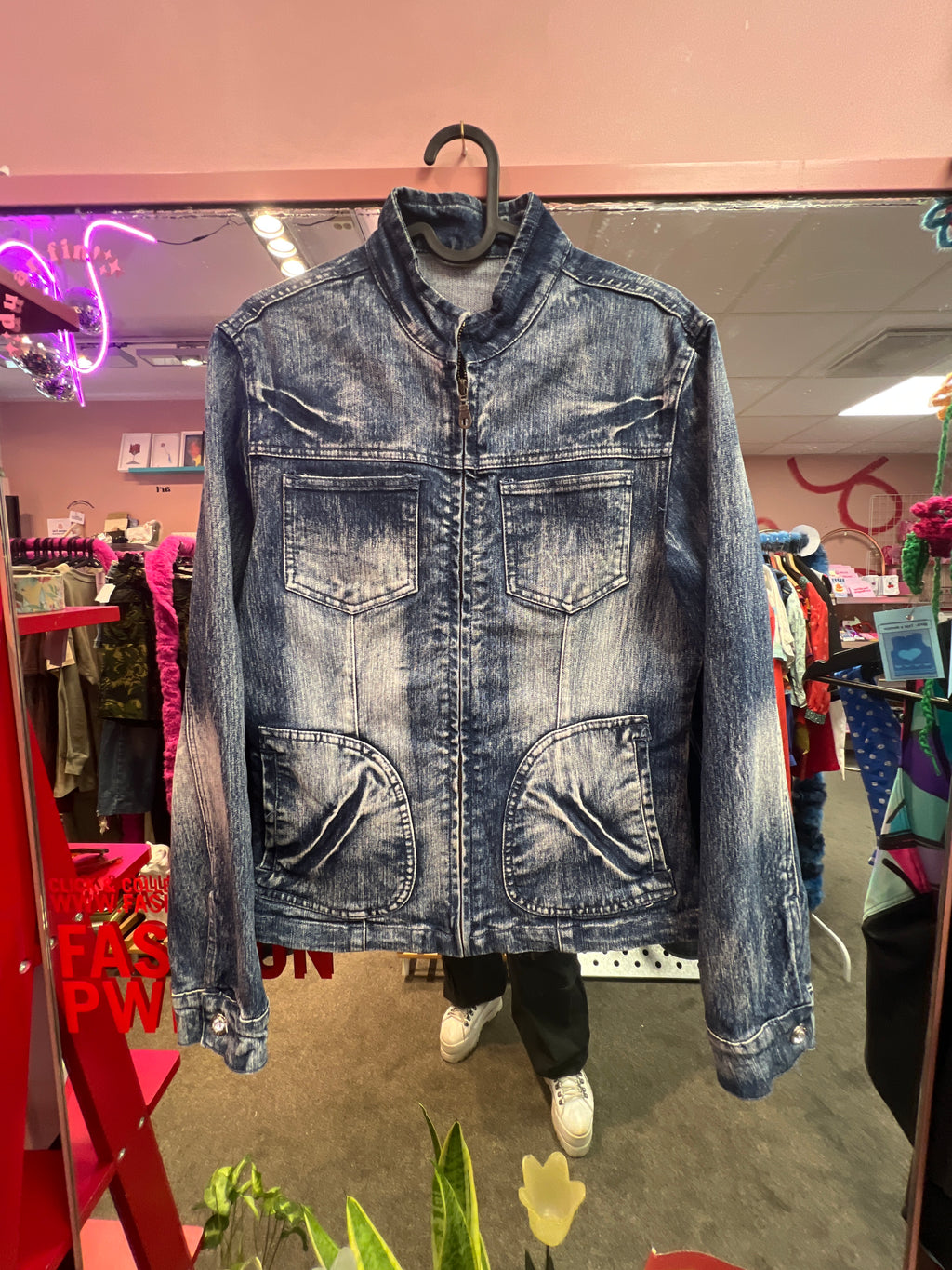 Cool washed out effect jacket with pockets