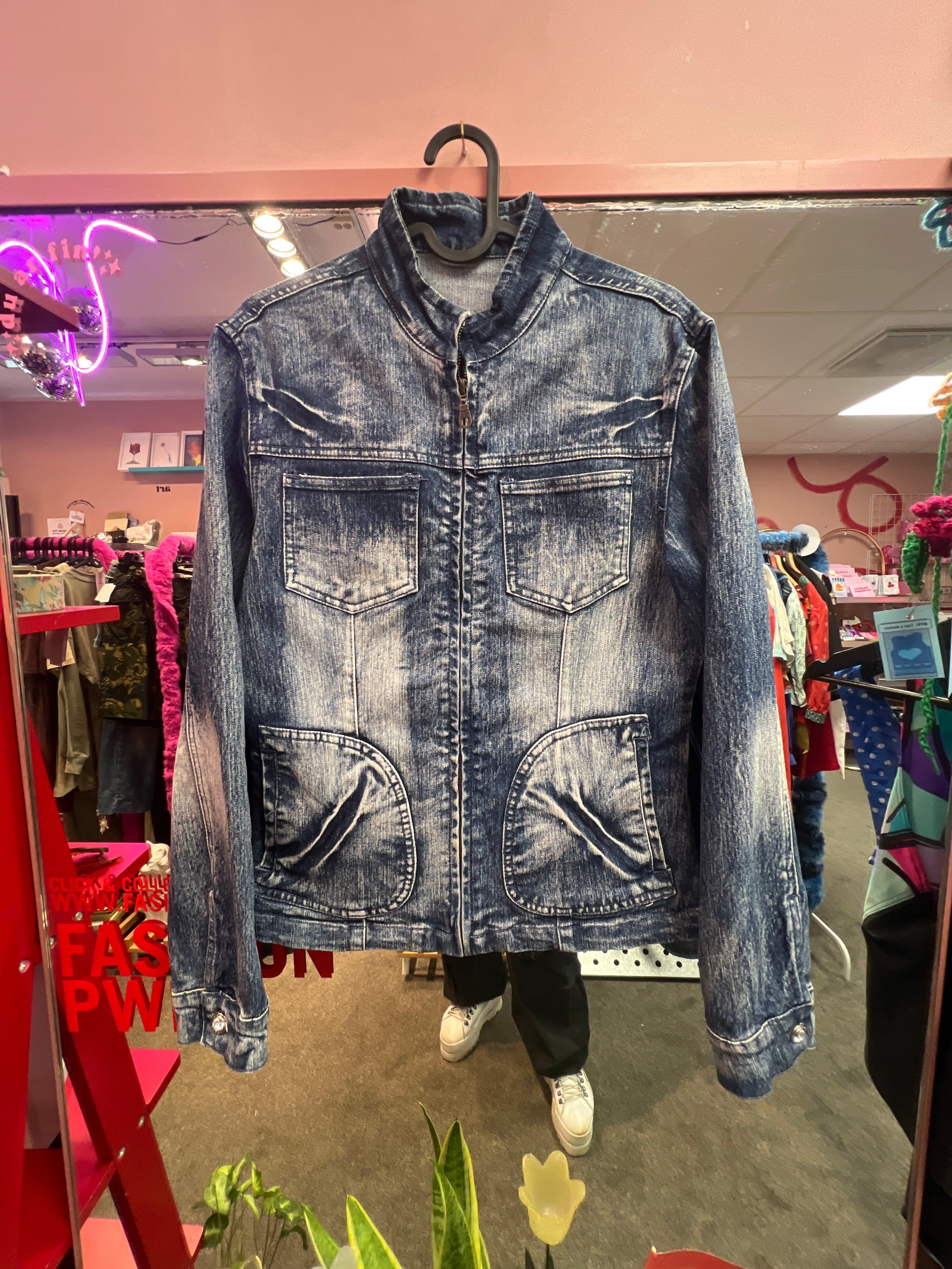 Cool washed out effect jacket with pockets