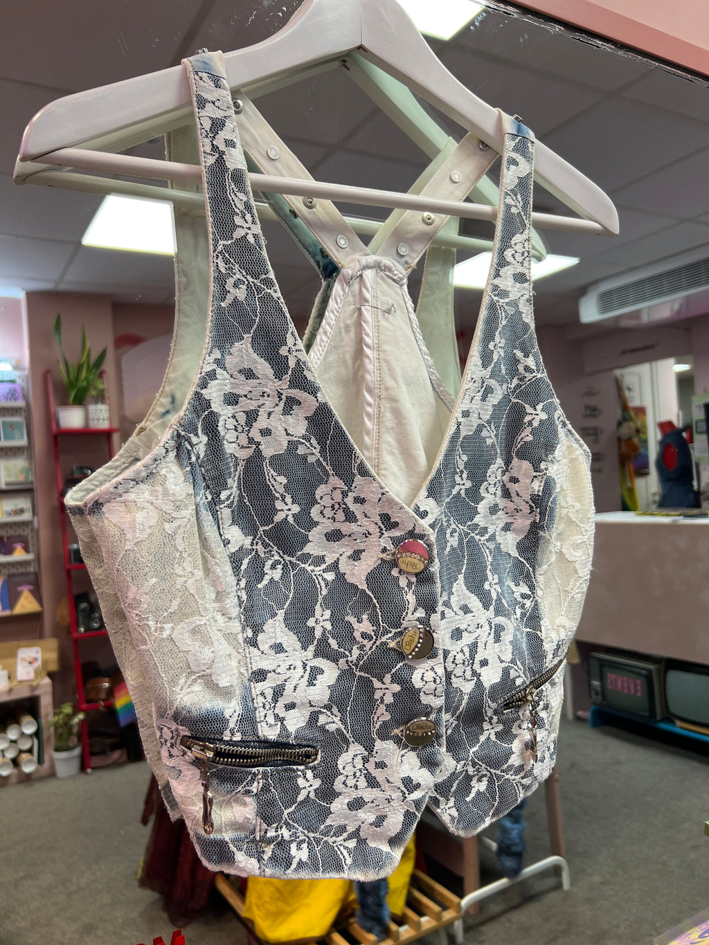 Y2K vest with lace and details
