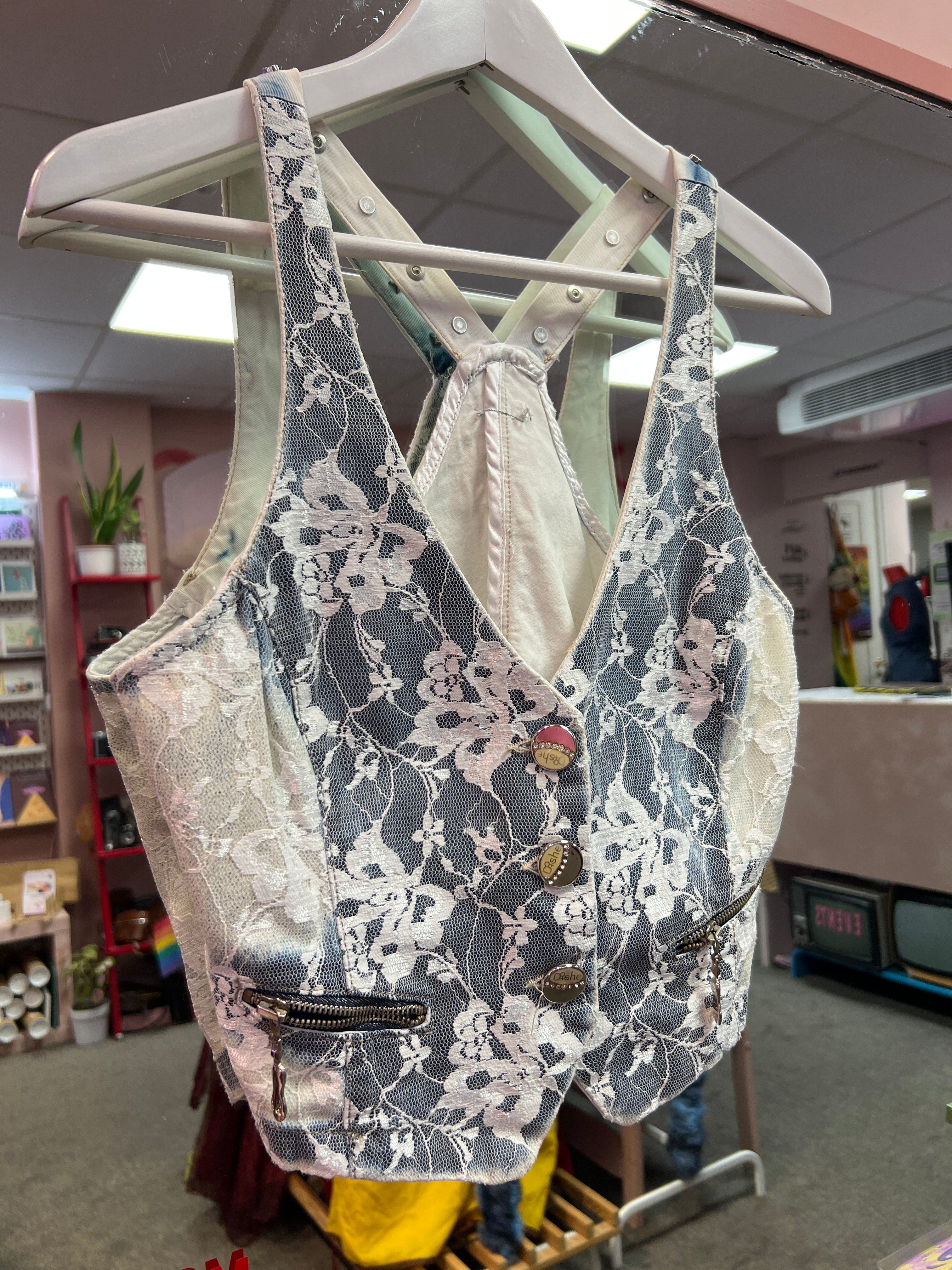 Y2K vest with lace and details
