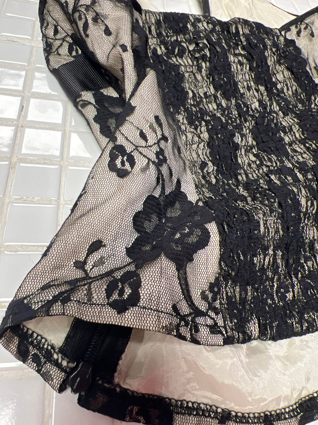 Office siren lace details top heine