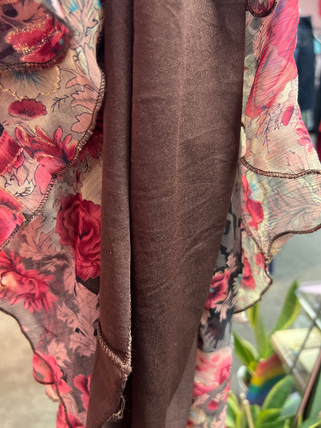 Stunning glitter details and beads Bose dress