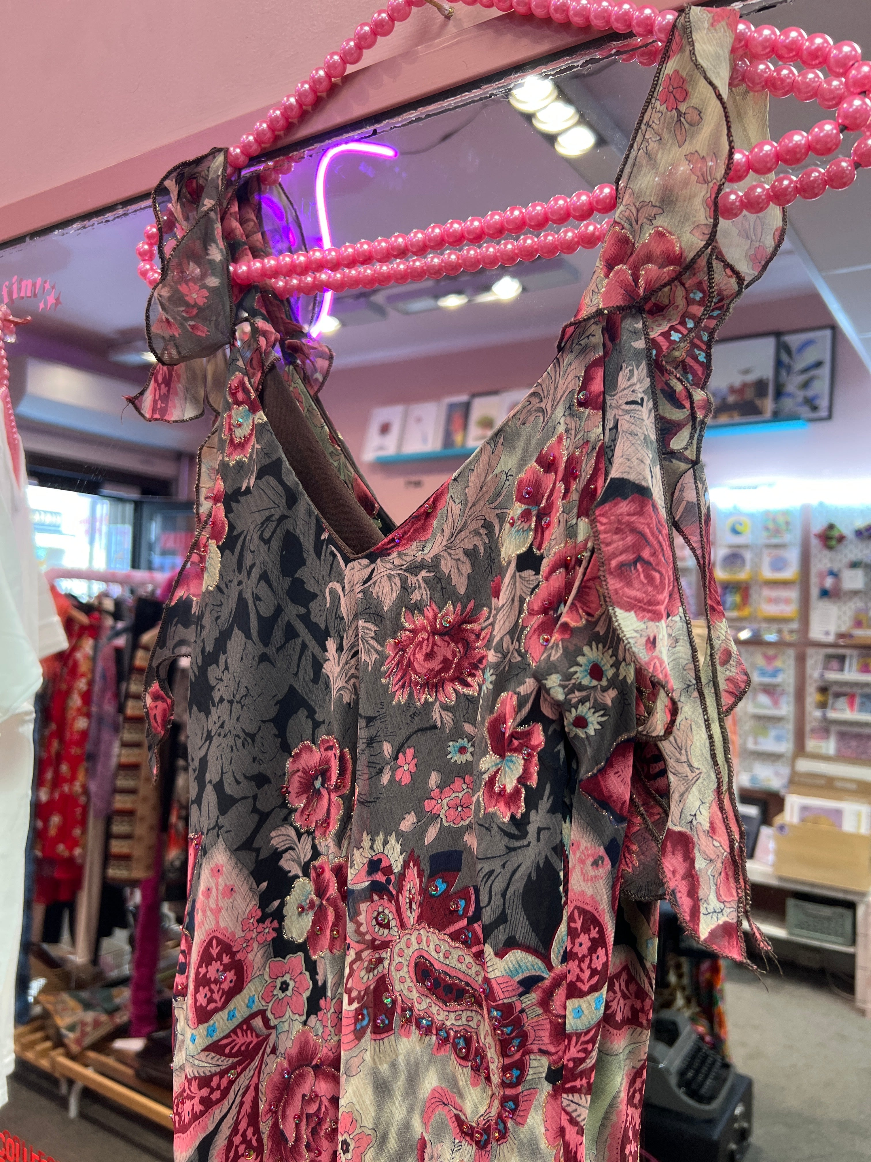 Stunning glitter details and beads Bose dress