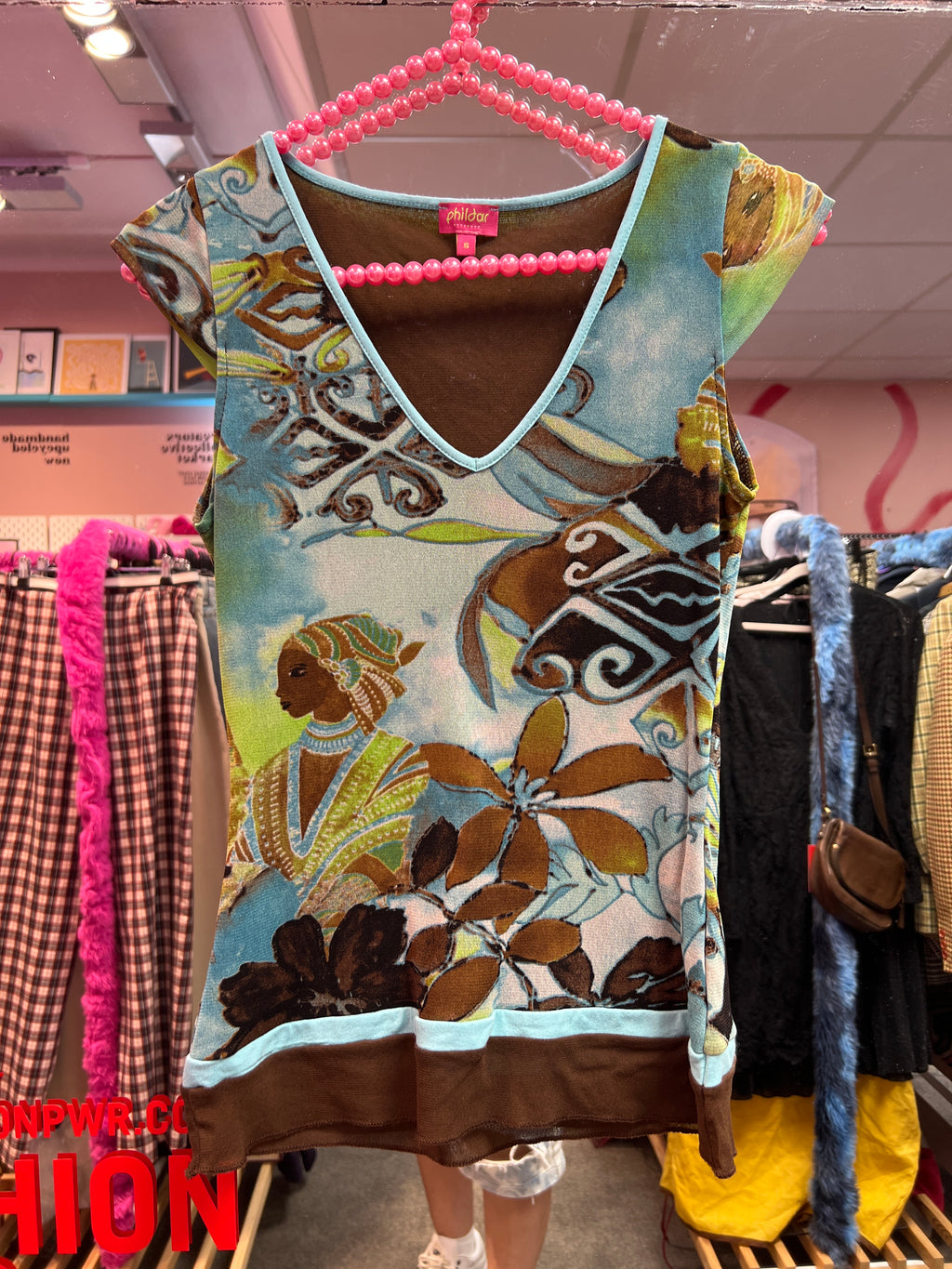 Brown and blue patterned y1k vibe Phildar