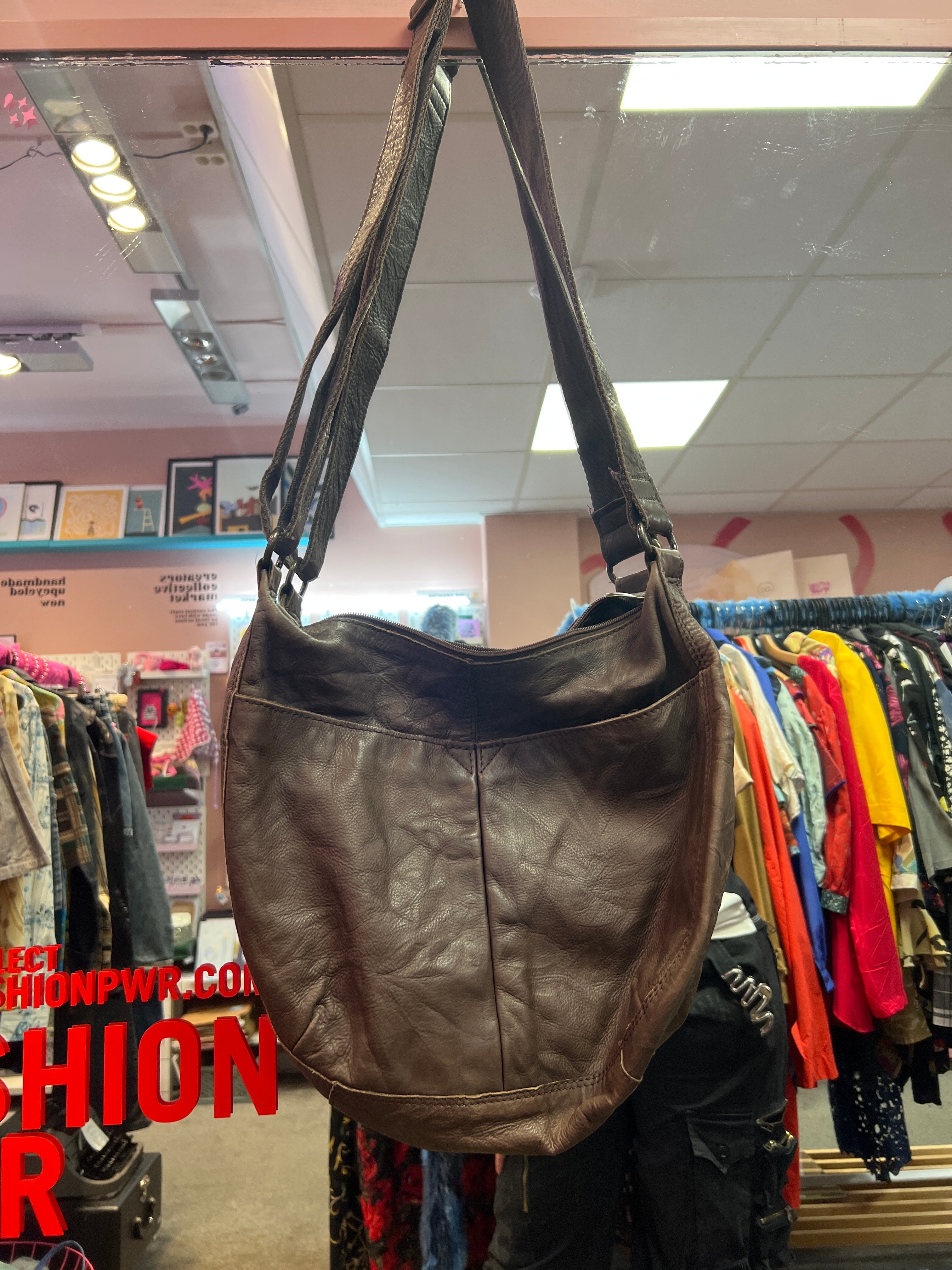 Crossbody brown bag with 2 front pockets