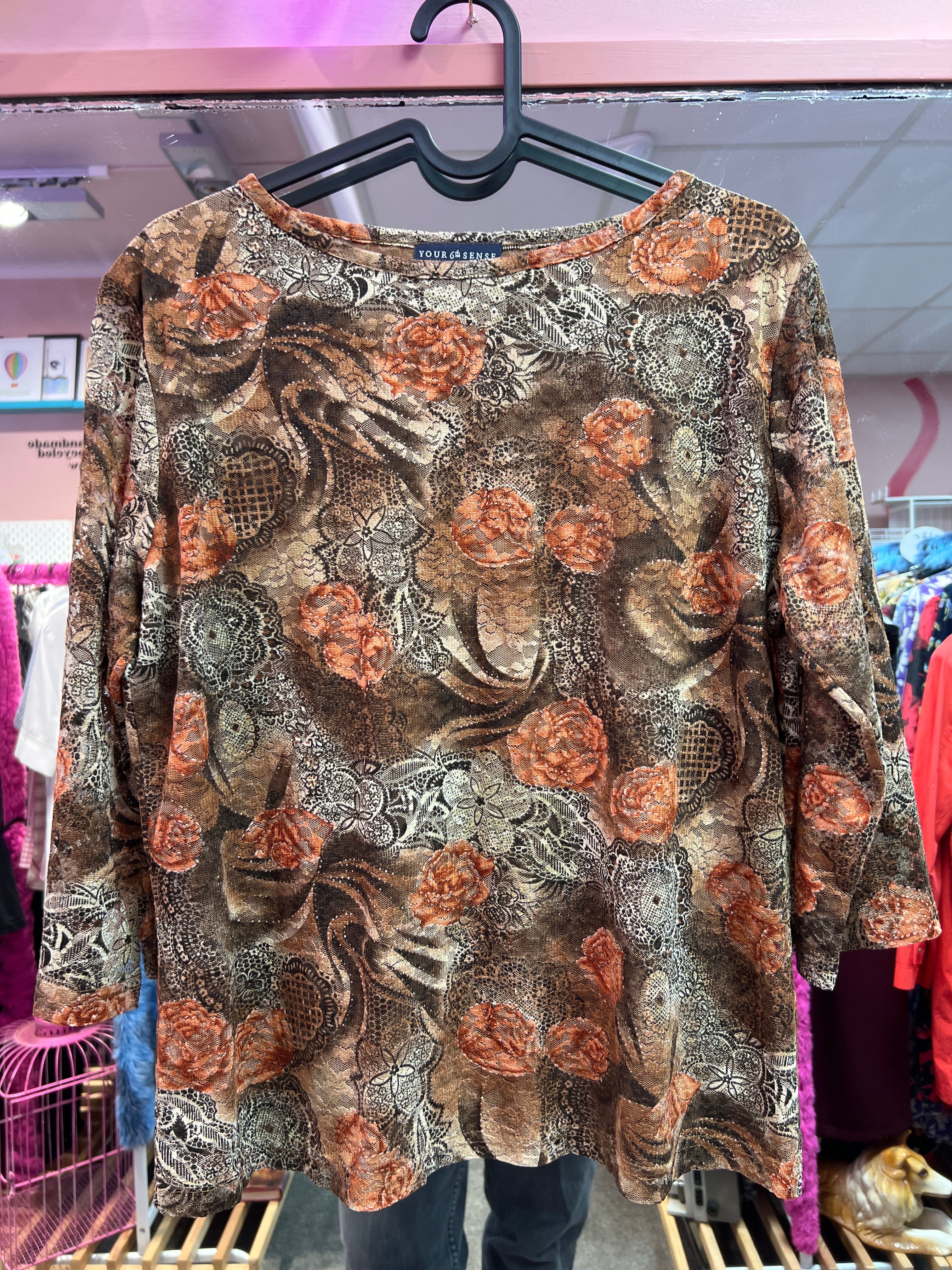 Y2K-inspirerad mönstrad brun topp 6th Sense