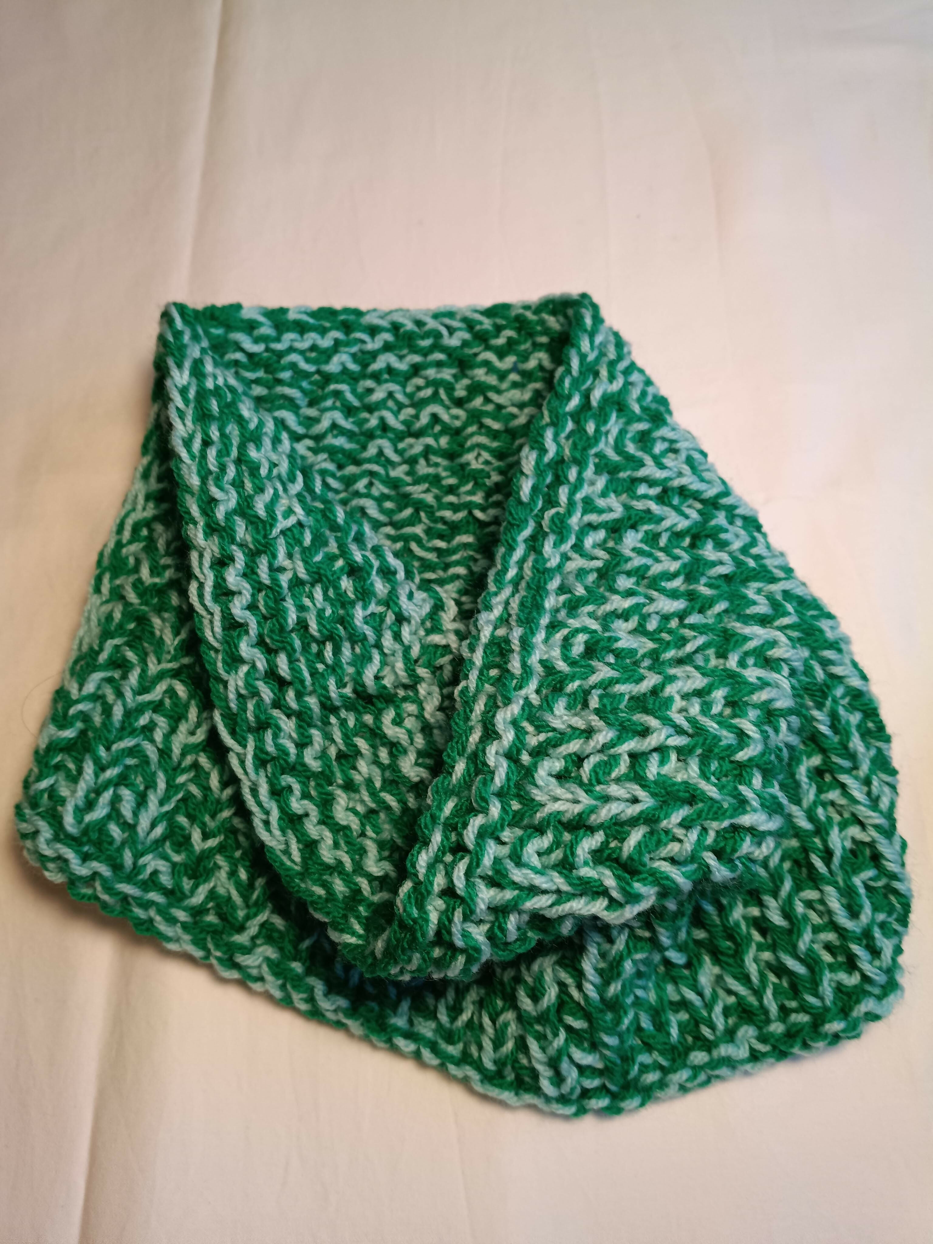 Melange green neck scarf