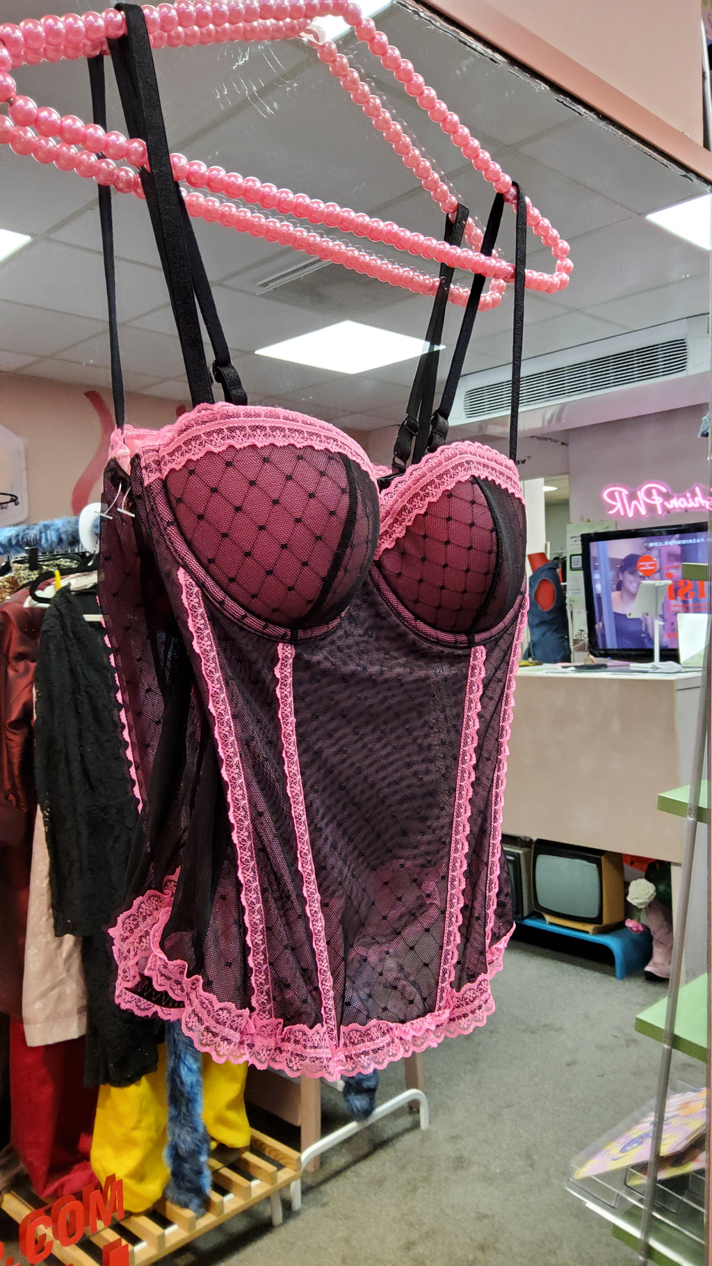 Black and pink corset 2000s vibes HM