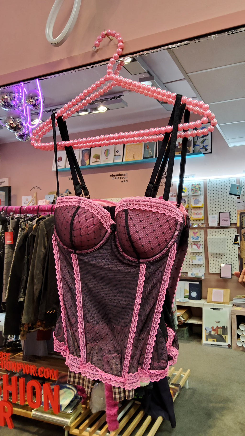 Black and pink corset 2000s vibes HM