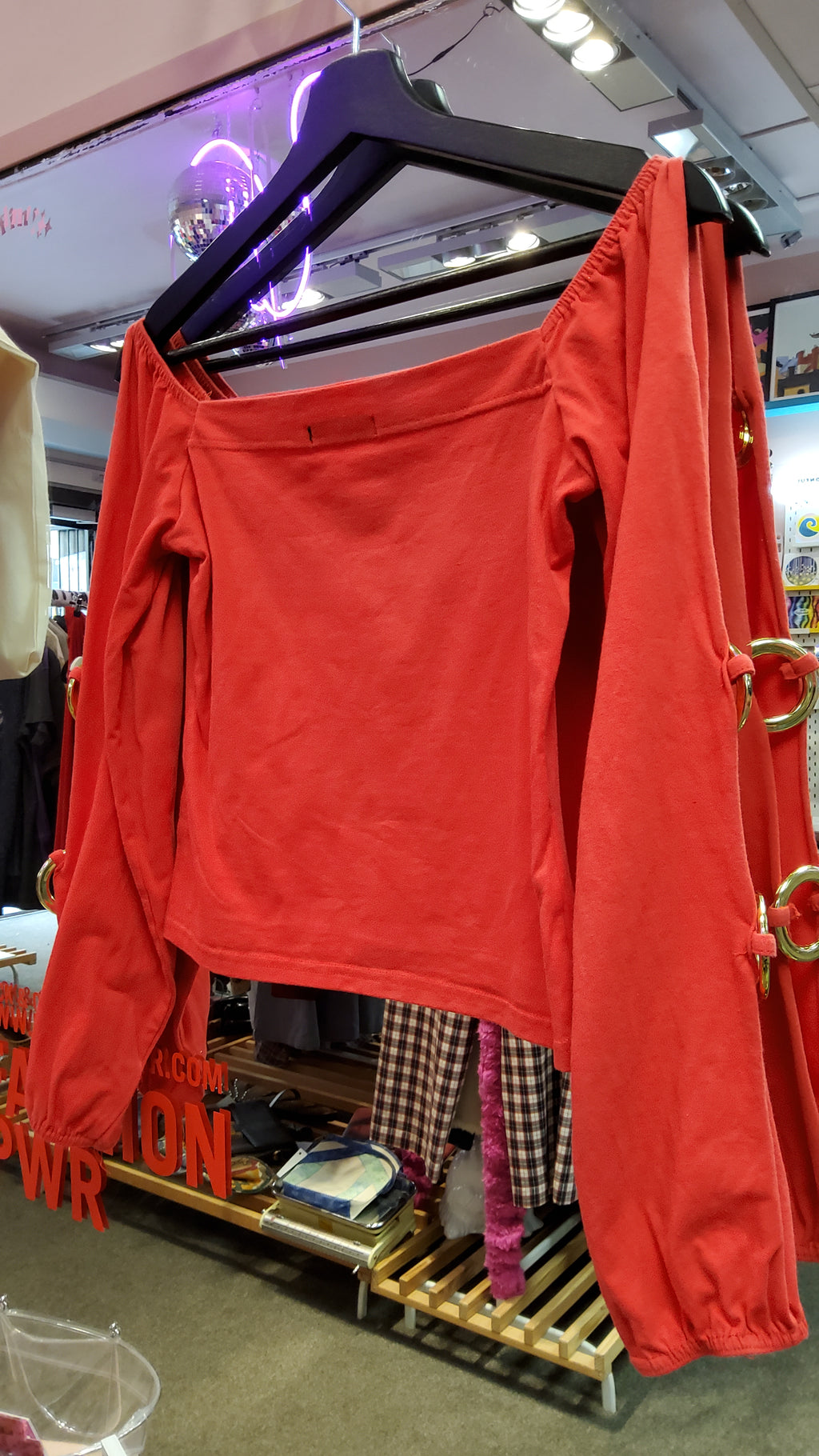 Y2K vibes Miss Lisa red top with golden details